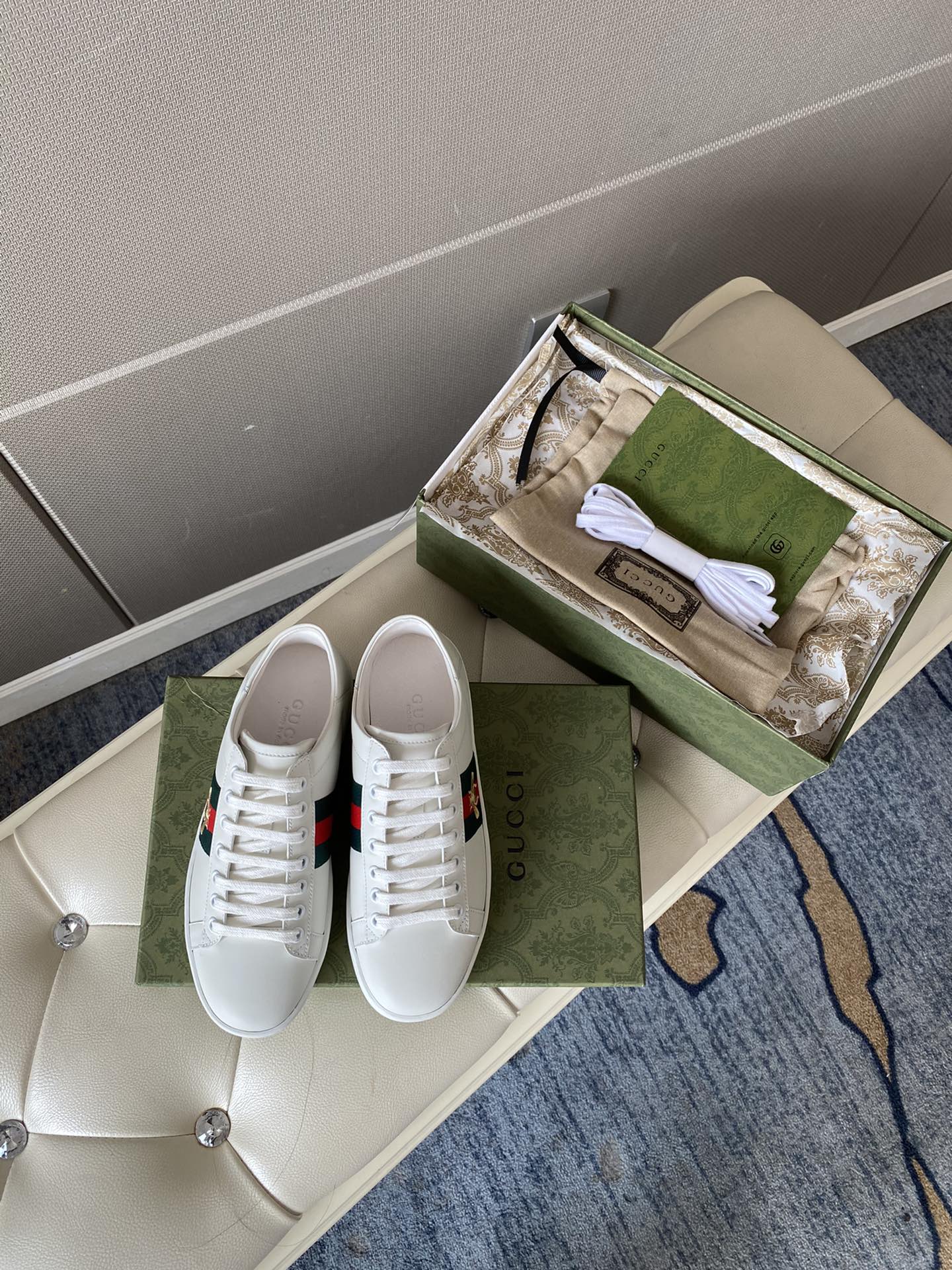 Gucci Women's Ace sneaker with bee sneaker 4 - vstockx