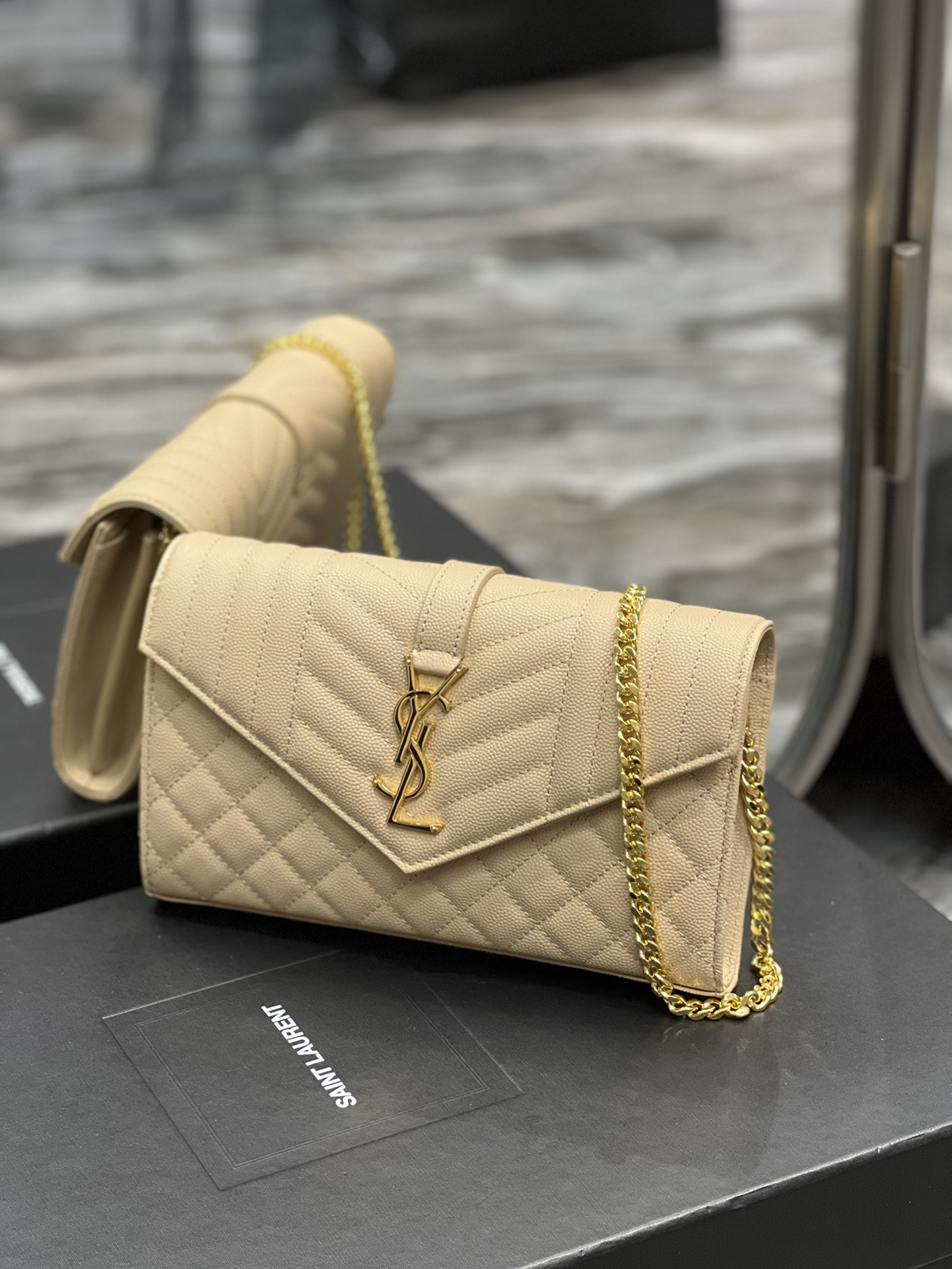Handbags SAINT LAURENT 620280 size 22.5x14x4 cm - vstockx