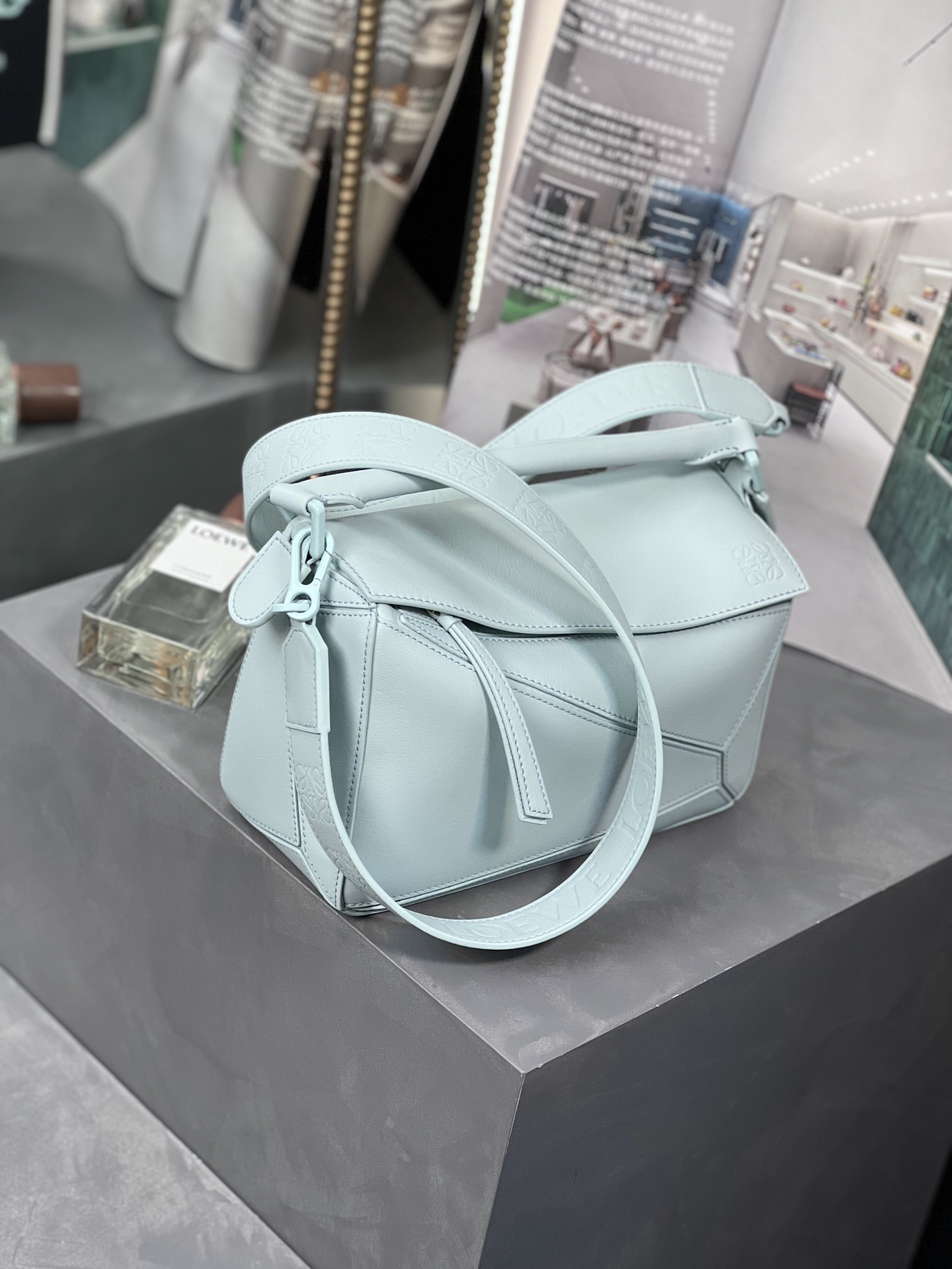 Handbags LOEWE  size:24-16.5-10.5 cm - vstockx
