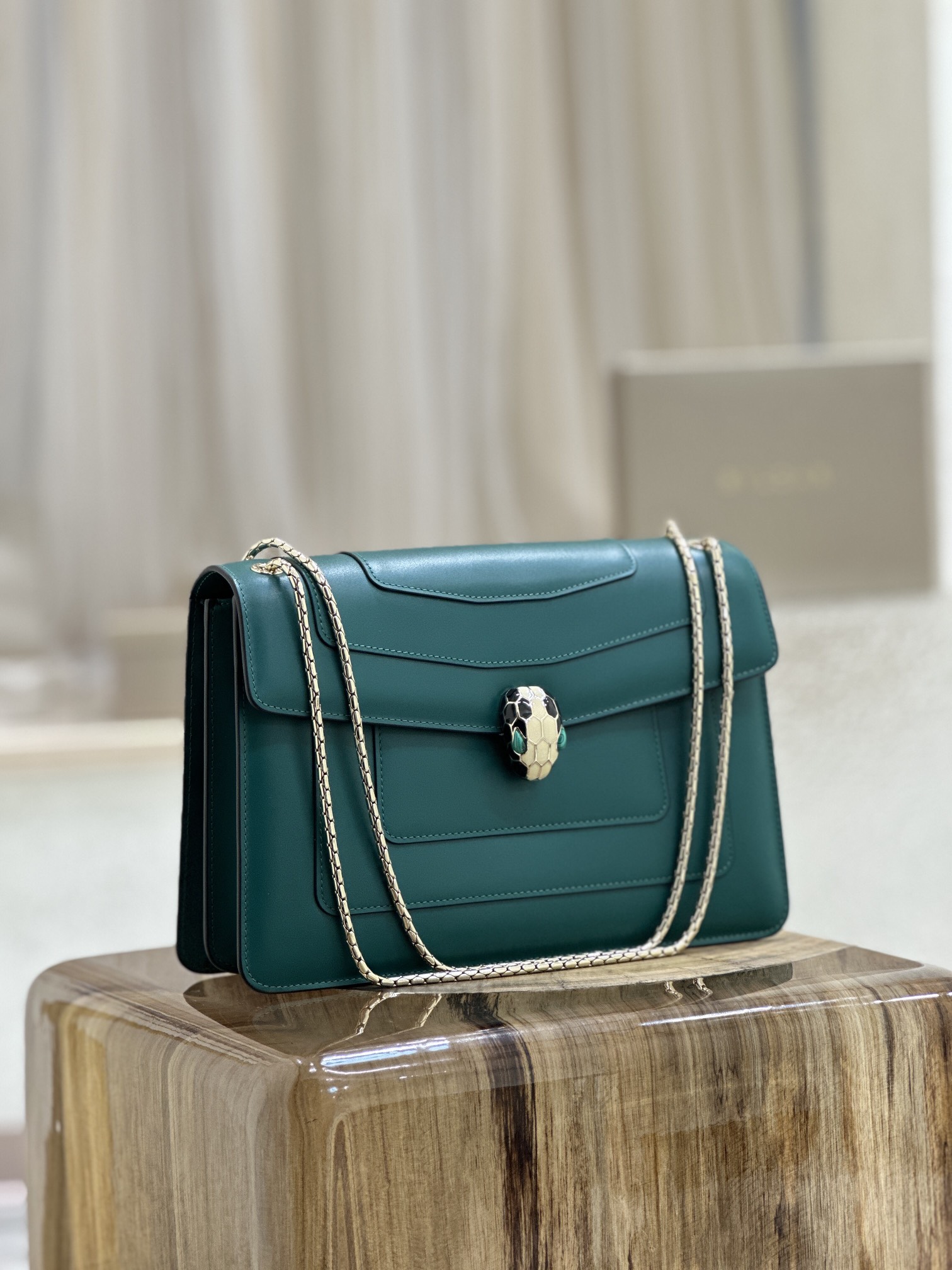 Handbags Bvlgari 35362 size:28*19*8 cm - vstockx