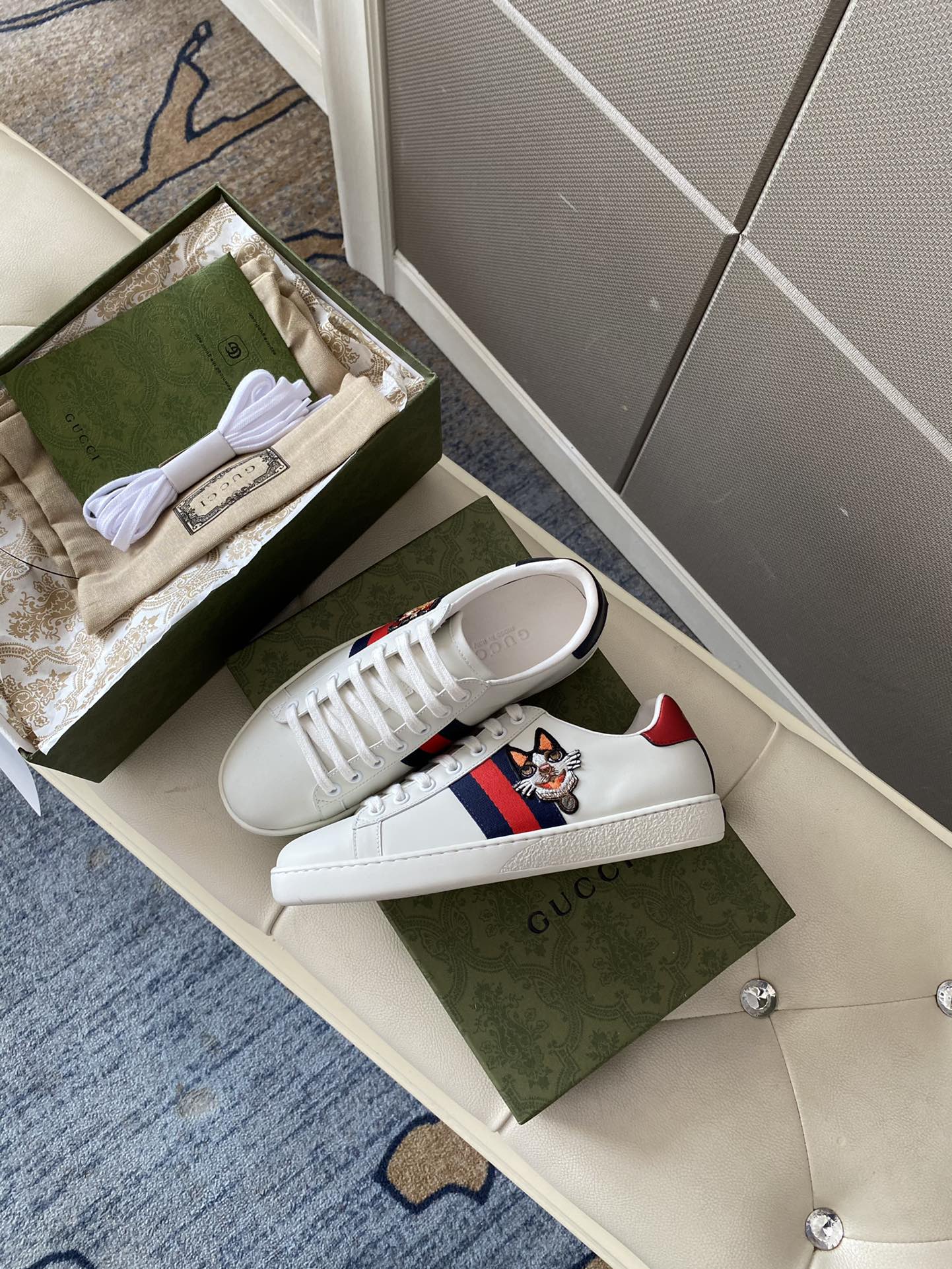 Gucci Women's Ace sneaker with bee sneaker 4 - vstockx