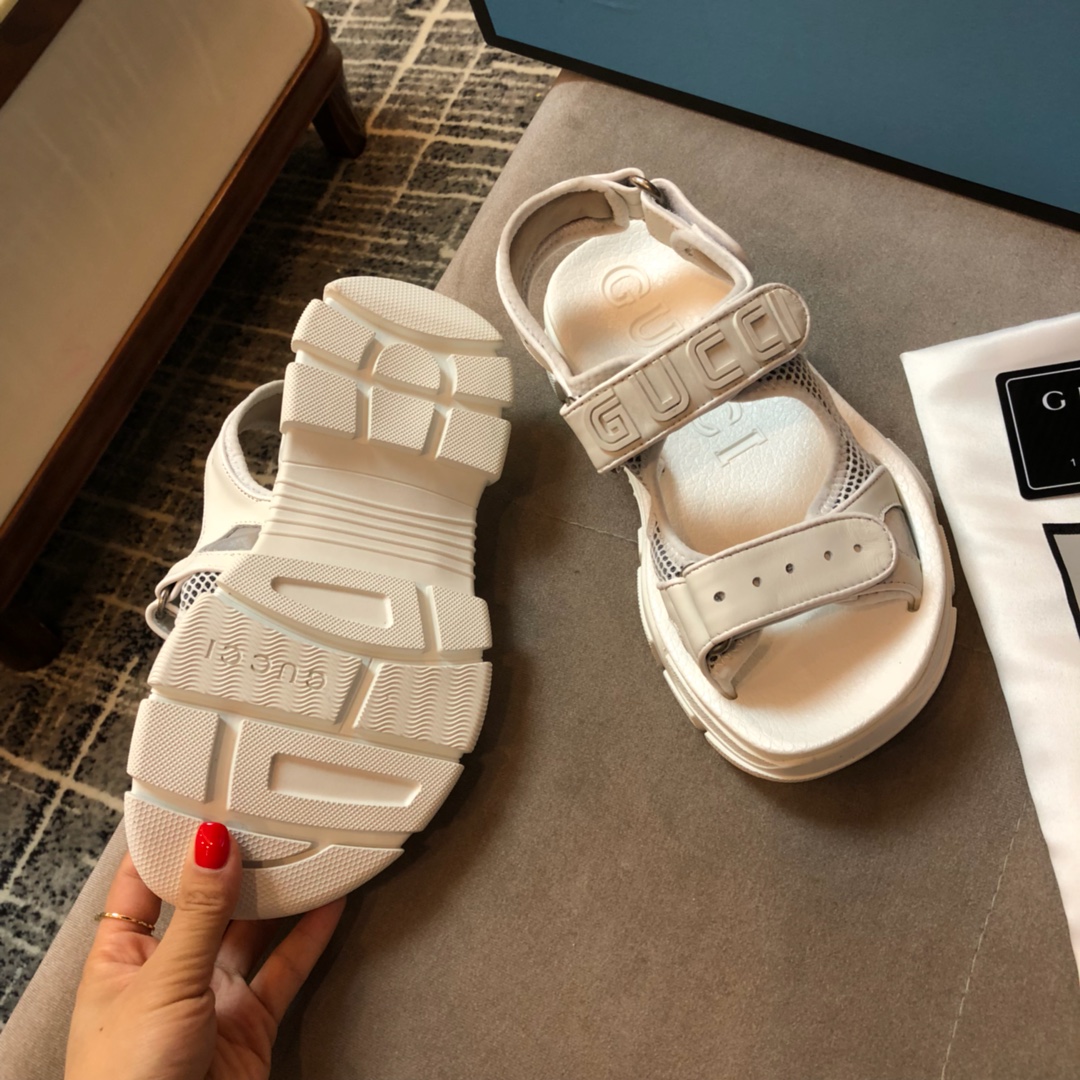 Gucci Leather espadrille with Double G WOMEN 1 - vstockx