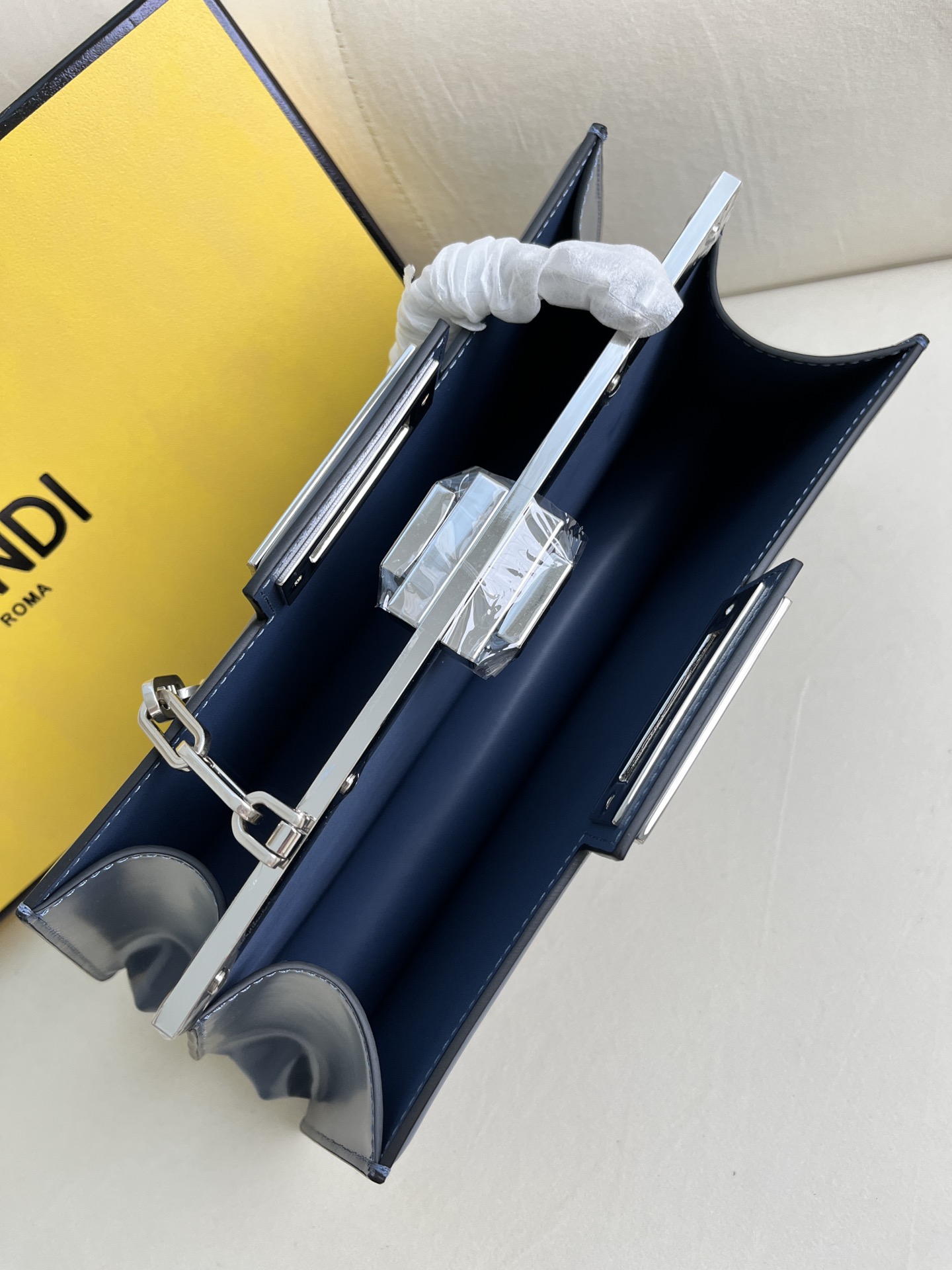 handbags FENDI 1011 size:34*18.5*11cm - vstockx