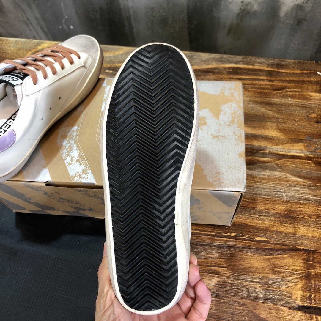 Golden Goose Superstar distressed-finish sneakers 12 - vstockx