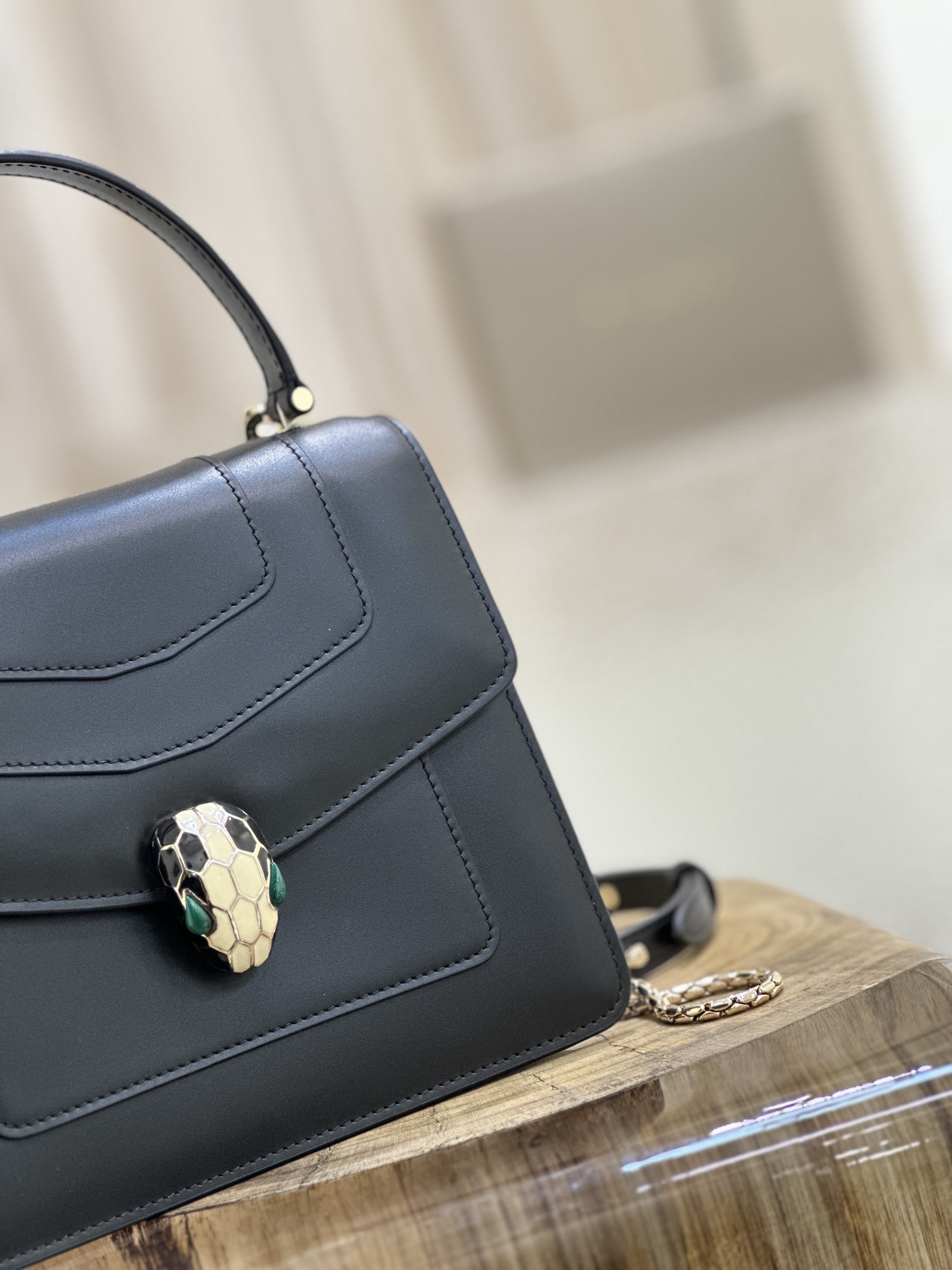 Handbags Bvlgari 38329 size:18*16*9 cm - vstockx