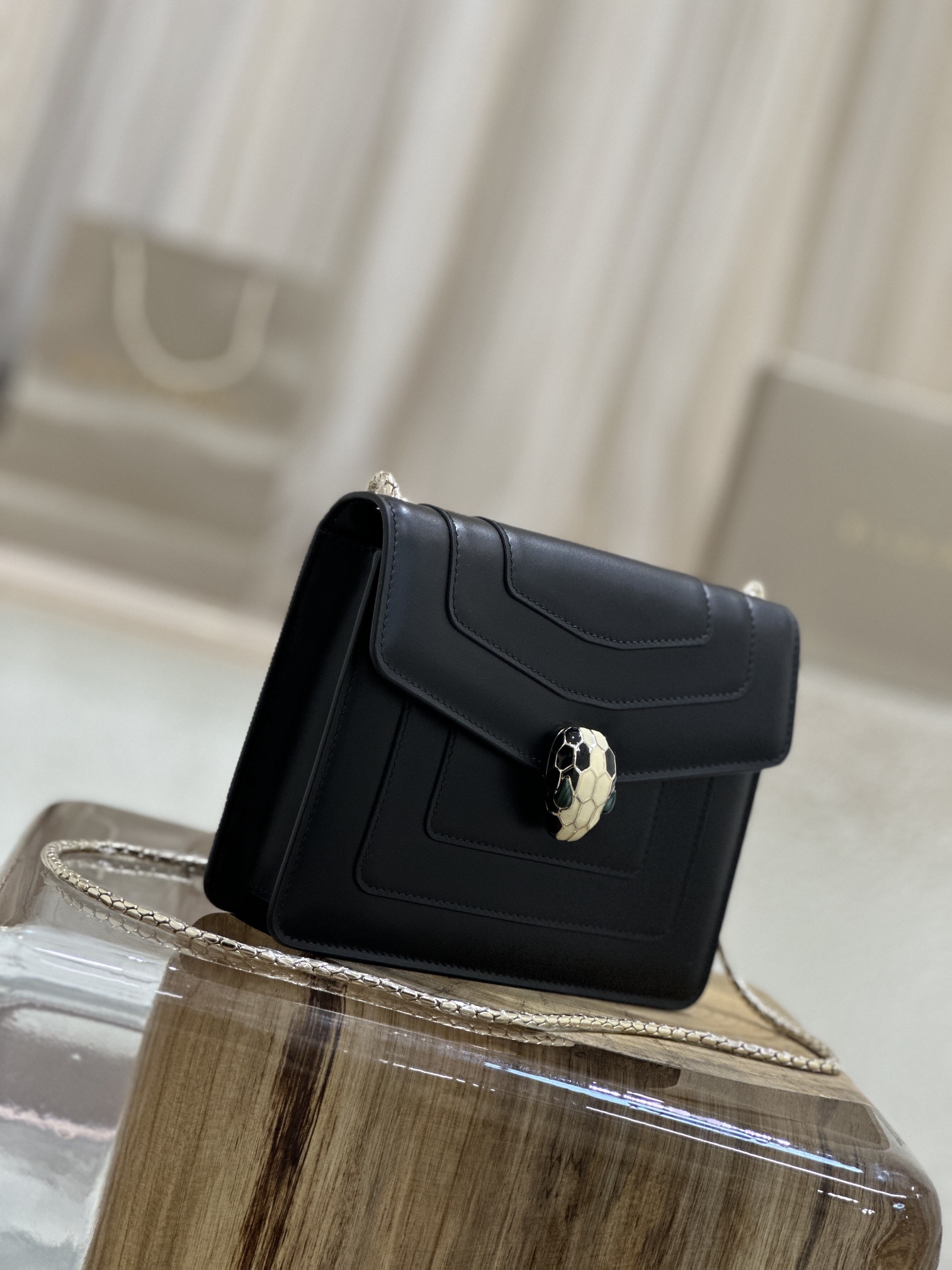 Handbags Bvlgari Serpenti Forever 35107 size:20*15*5 cm - vstockx