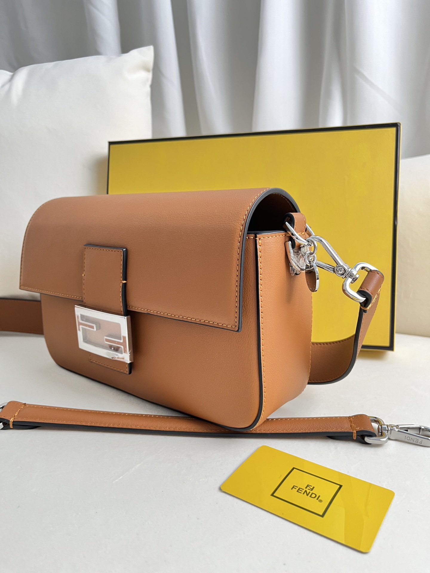 handbags FENDI 5012 size:26*5*15cm - vstockx