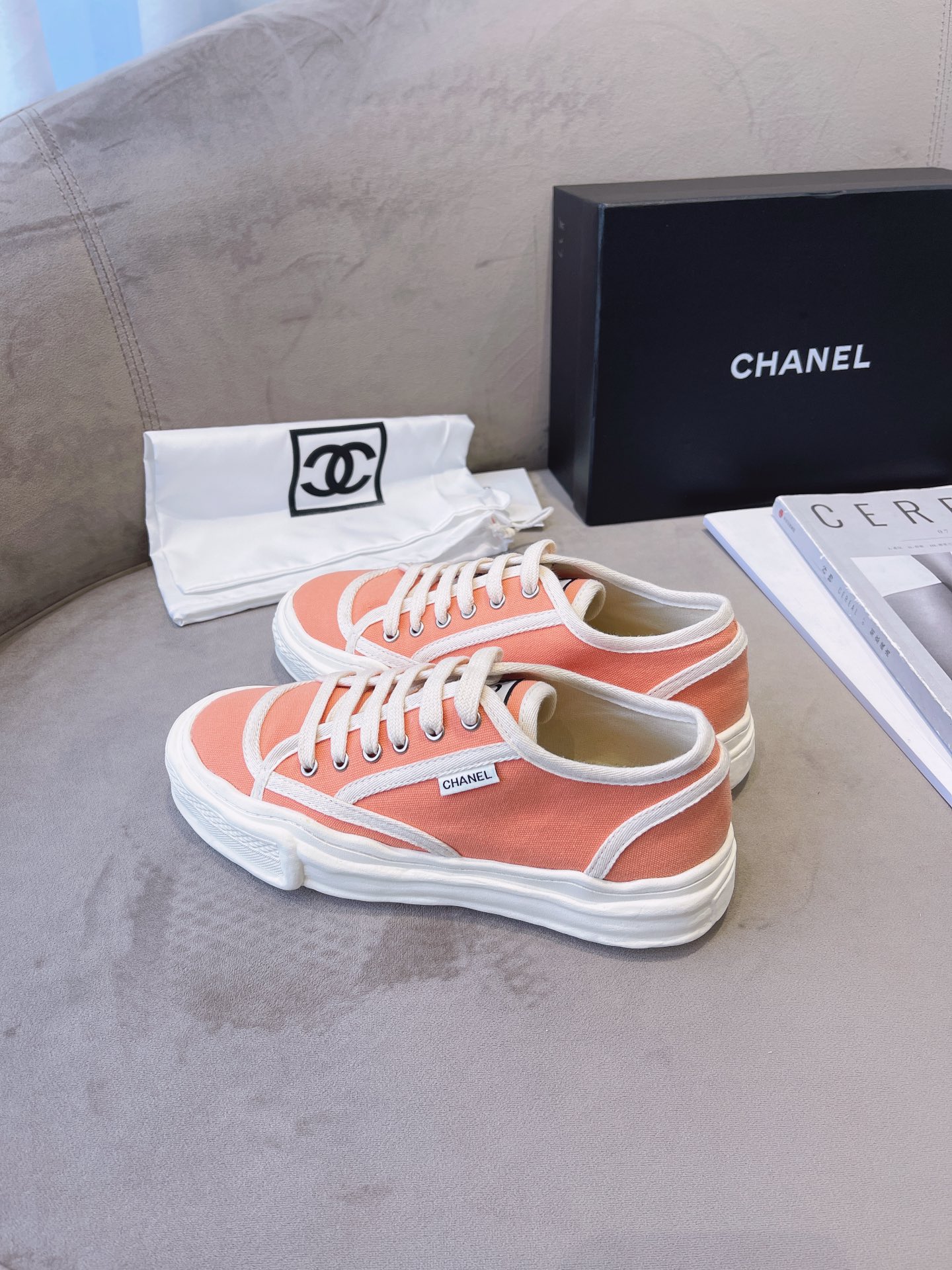 Chanel Flat canvas Sneaker 14 - vstockx