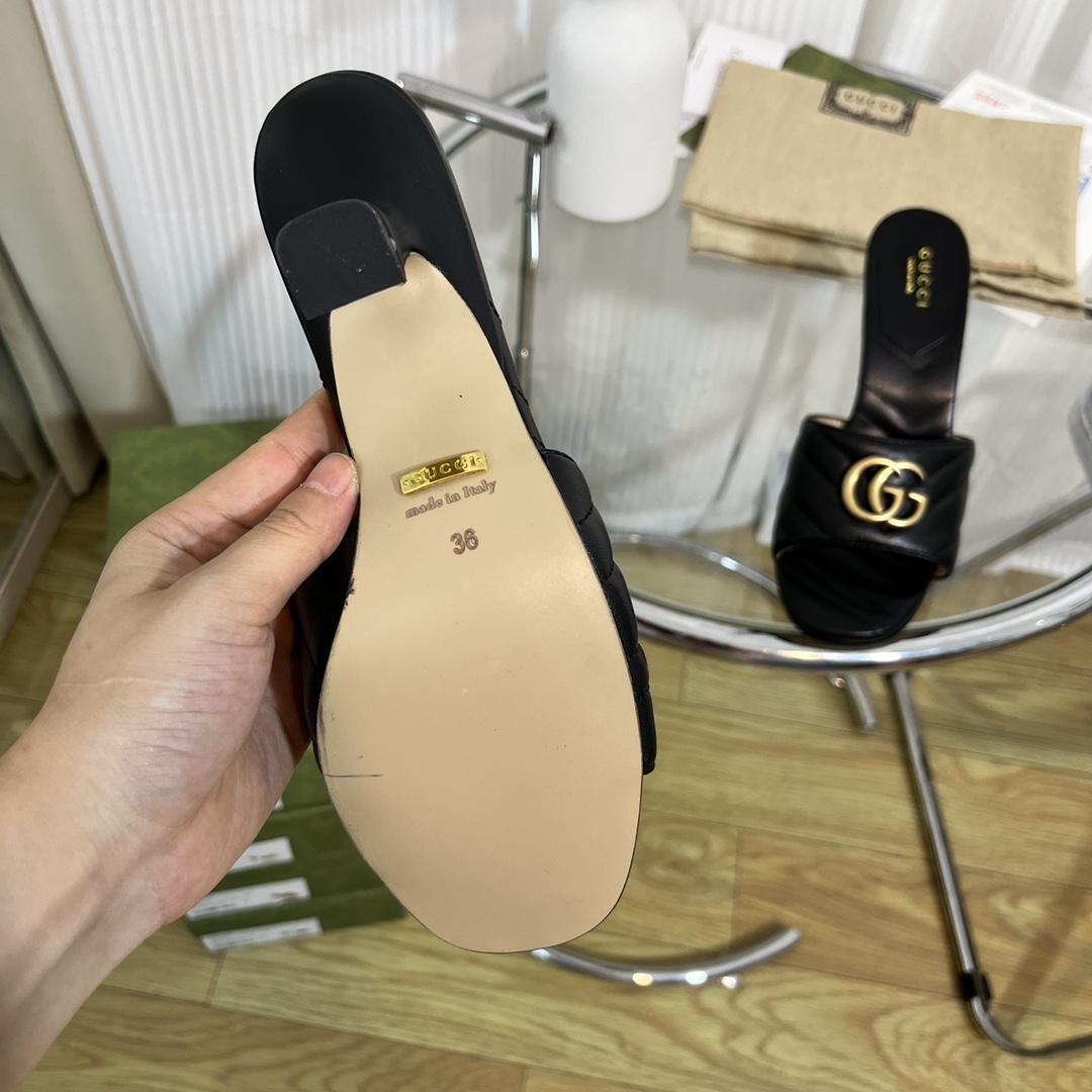 Gucci Women's Double G slide sandal WOMEN 7 - vstockx