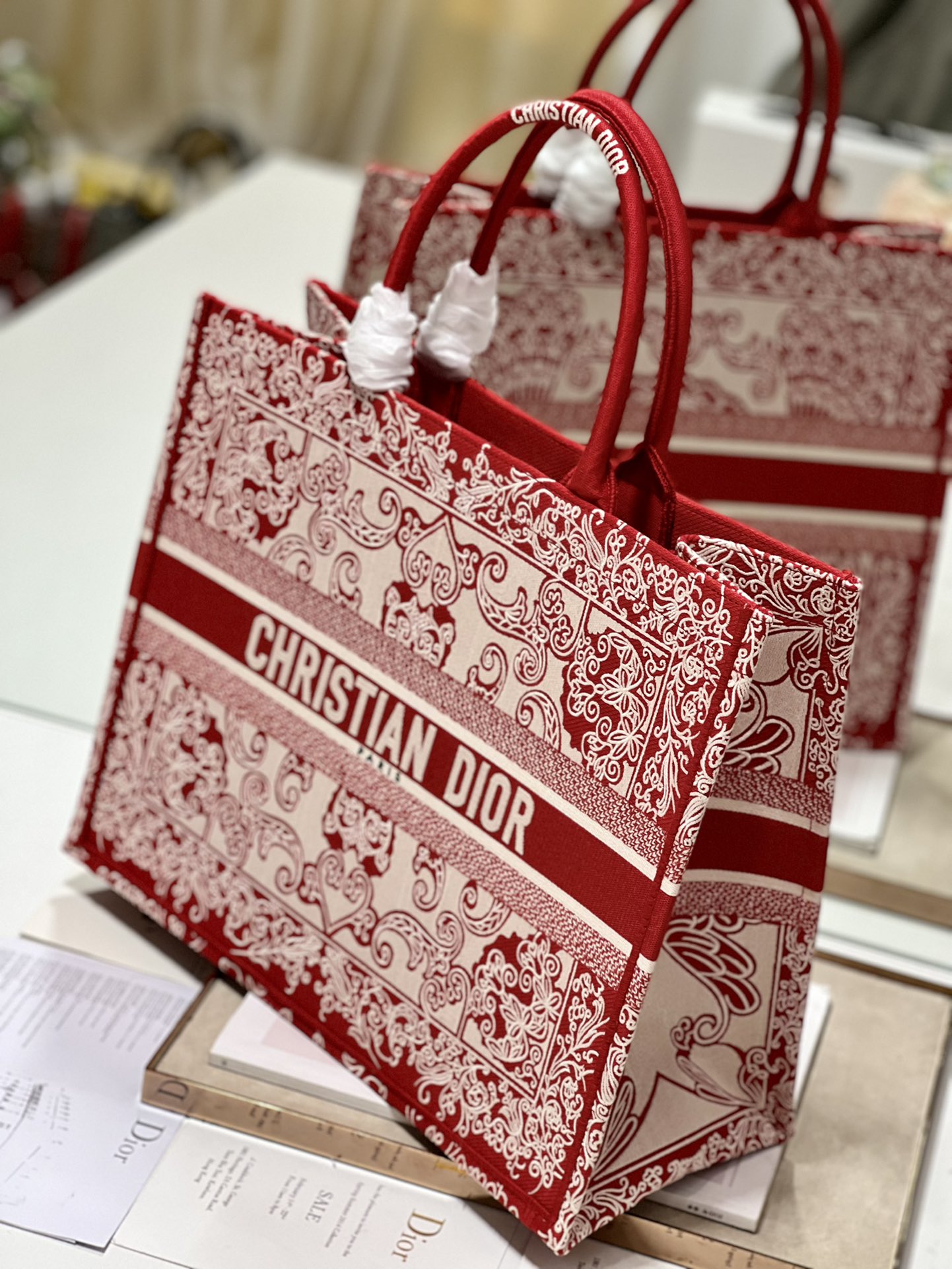 Handbag Dior 1286 size 42  35  18.5 cm - vstockx