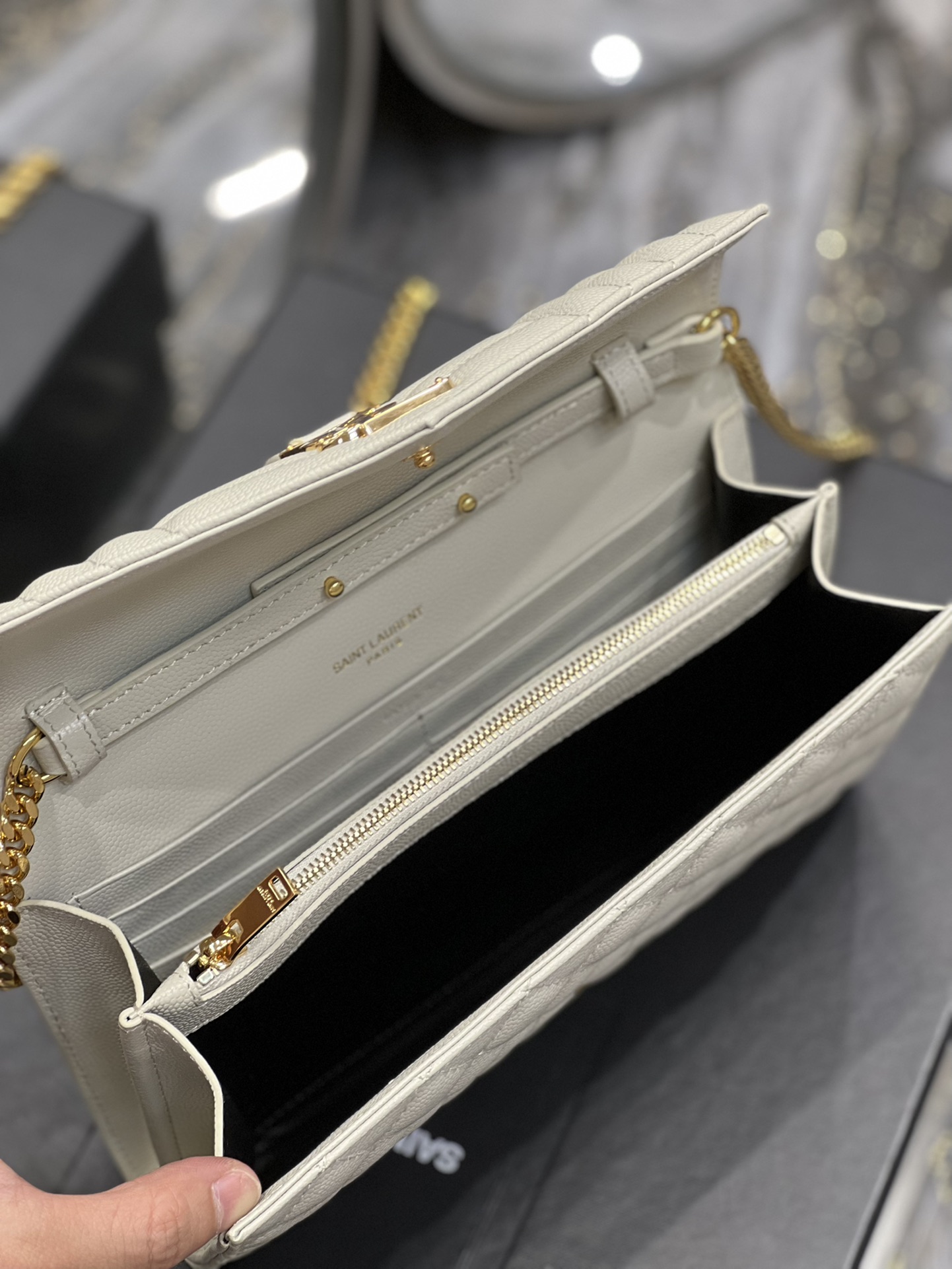 Handbags SAINT LAURENT 620280 size 22.5x14x4 cm - vstockx