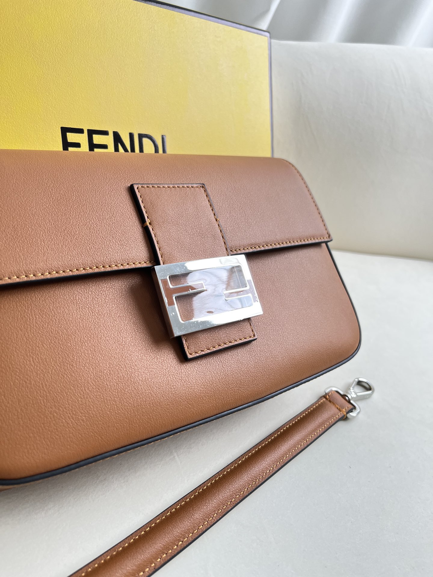 handbags FENDI 5012 size:26*5*15cm - vstockx