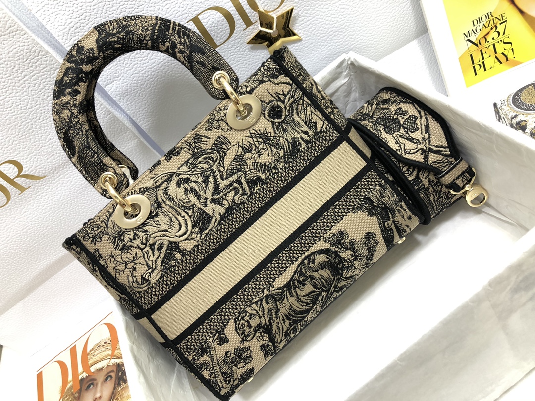 Handbag Dior M0565 size 24 x 20 x 11 cm - vstockx