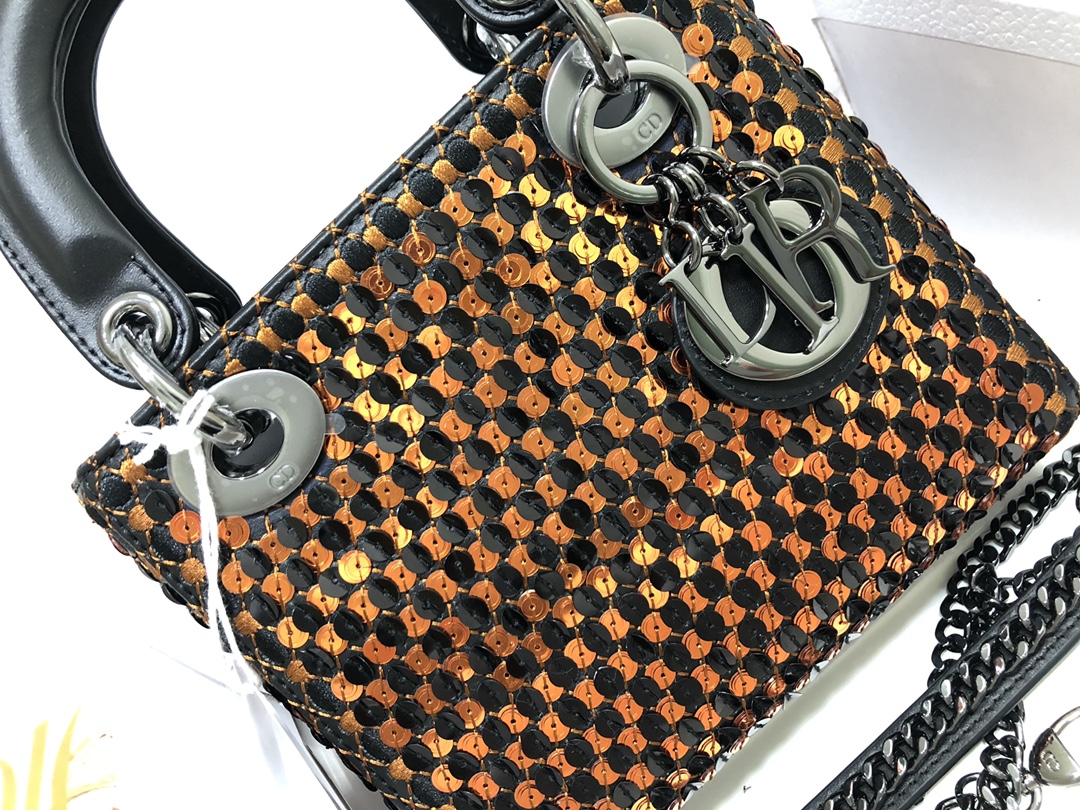 Handbag Dior M0505 size 17 x 15 x 7 cm - vstockx