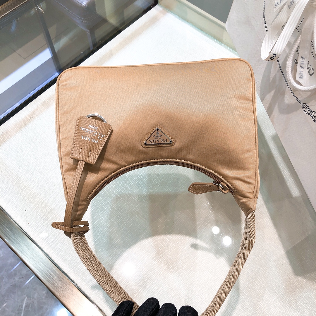 handbags prada Hobo re-edition 2000 1NE515 Size:22*17*6 - vstockx