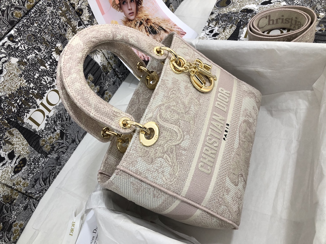 Handbag Dior M0565 size 24 x 20 x 11 cm - vstockx