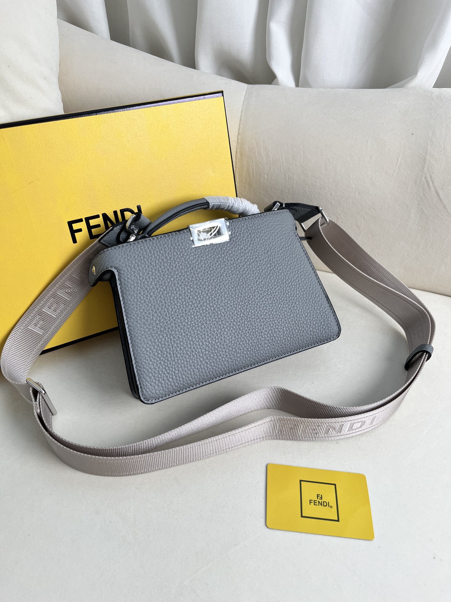 handbags FENDI 8066 size:21cm - vstockx
