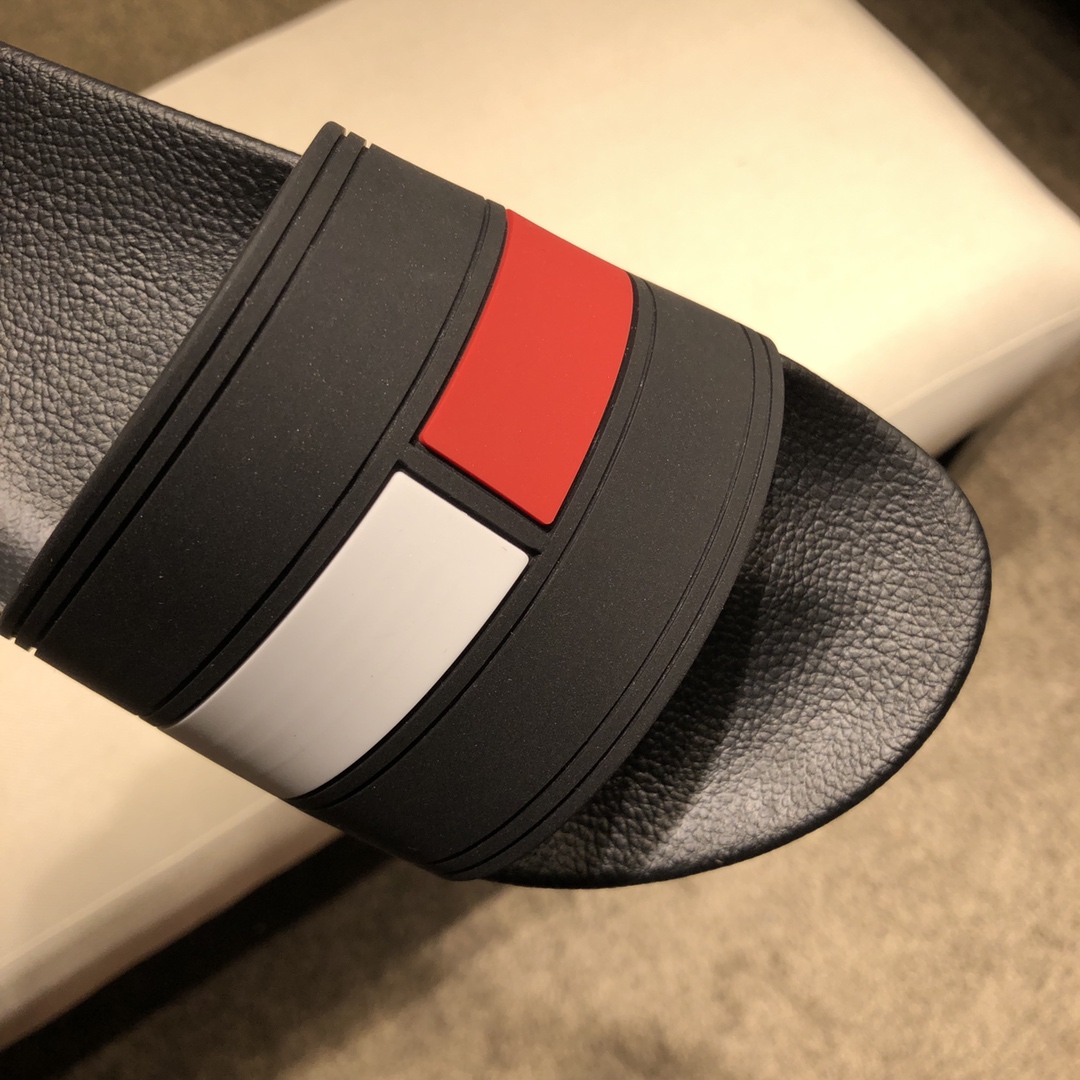 Gucci Slippers 45 - vstockx