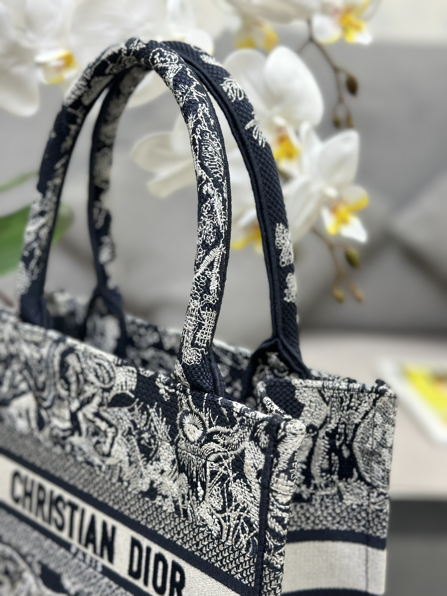 Handbag Dior M1286 size 26.5 x 21 x 14 cm - vstockx