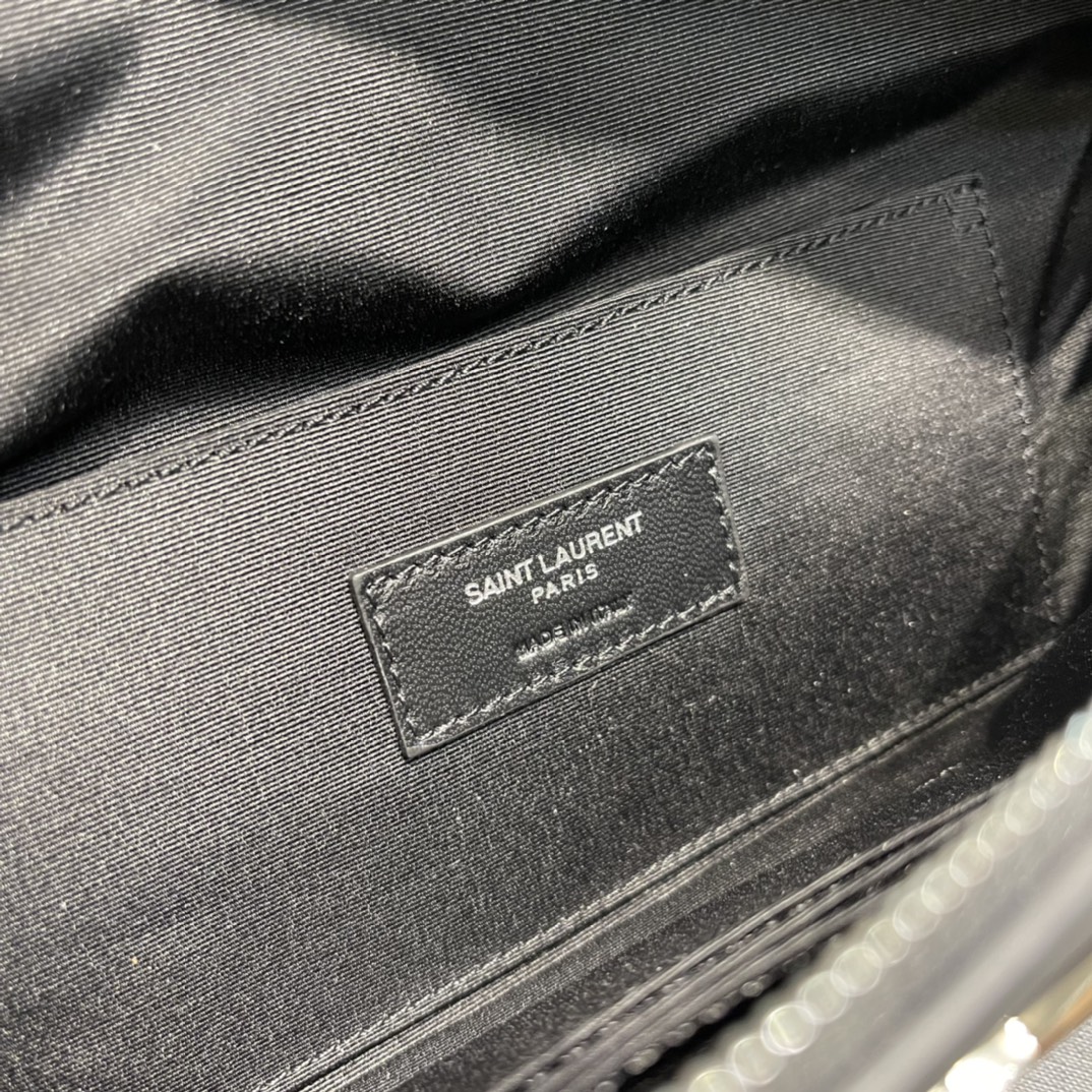 Handbags SAINT LAURENT 569737 size 25  14  3.5 cm - vstockx