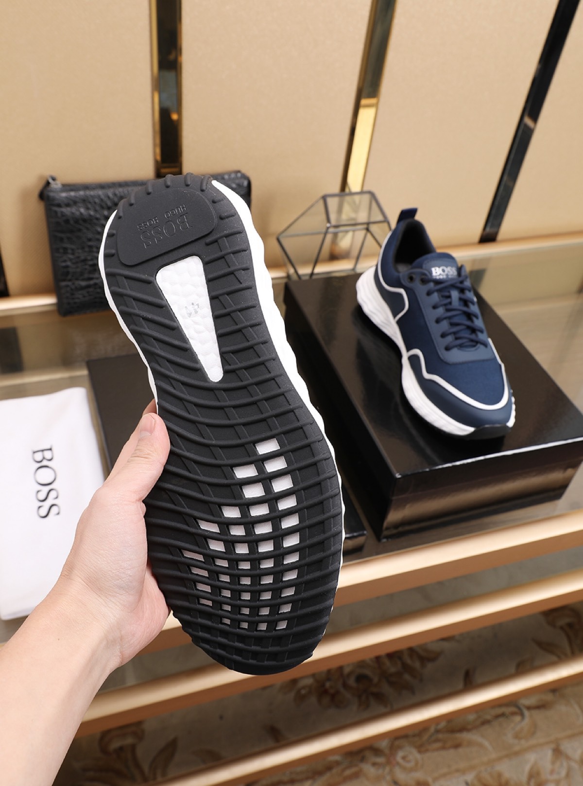 HUGO BOSS Low Top Sneaker 8 - vstockx