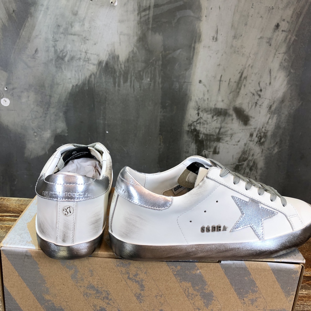 Golden Goose Superstar distressed-finish sneakers 17 - vstockx