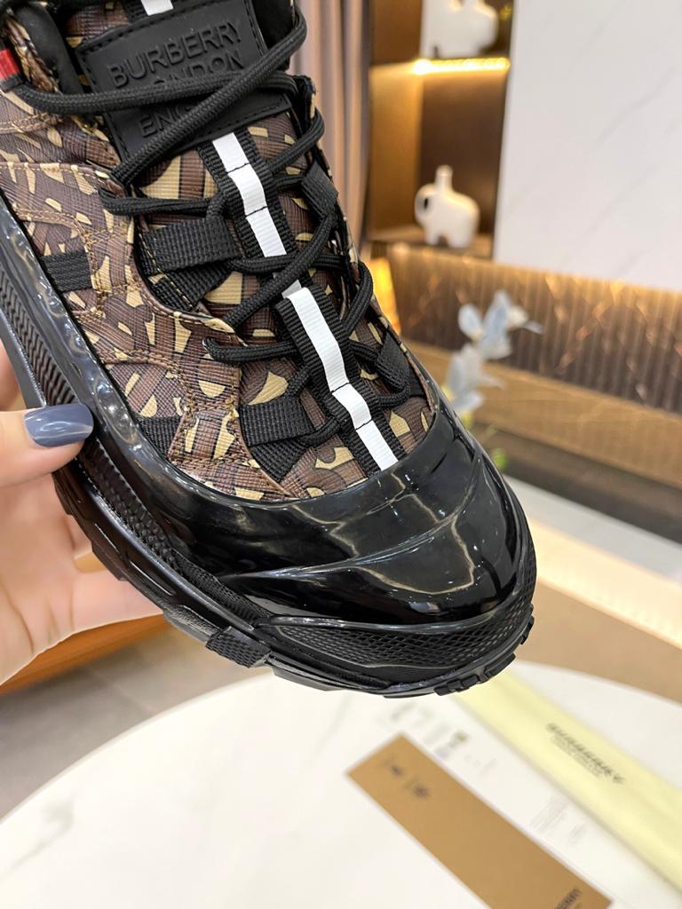 Burberry Arthur Monogram Print Black Bridle Brown - vstockx