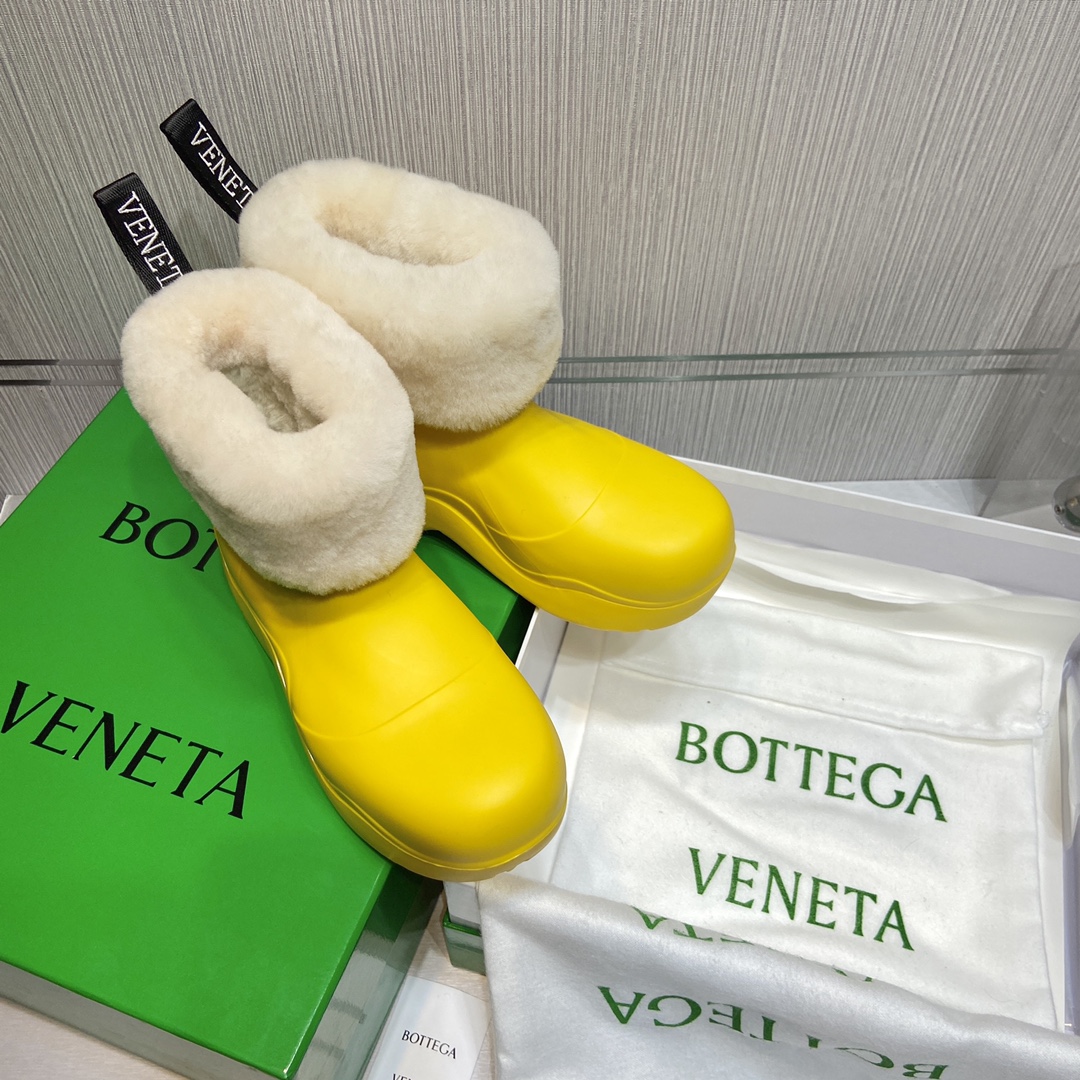 Bottega Veneta Boots 8 - vstockx