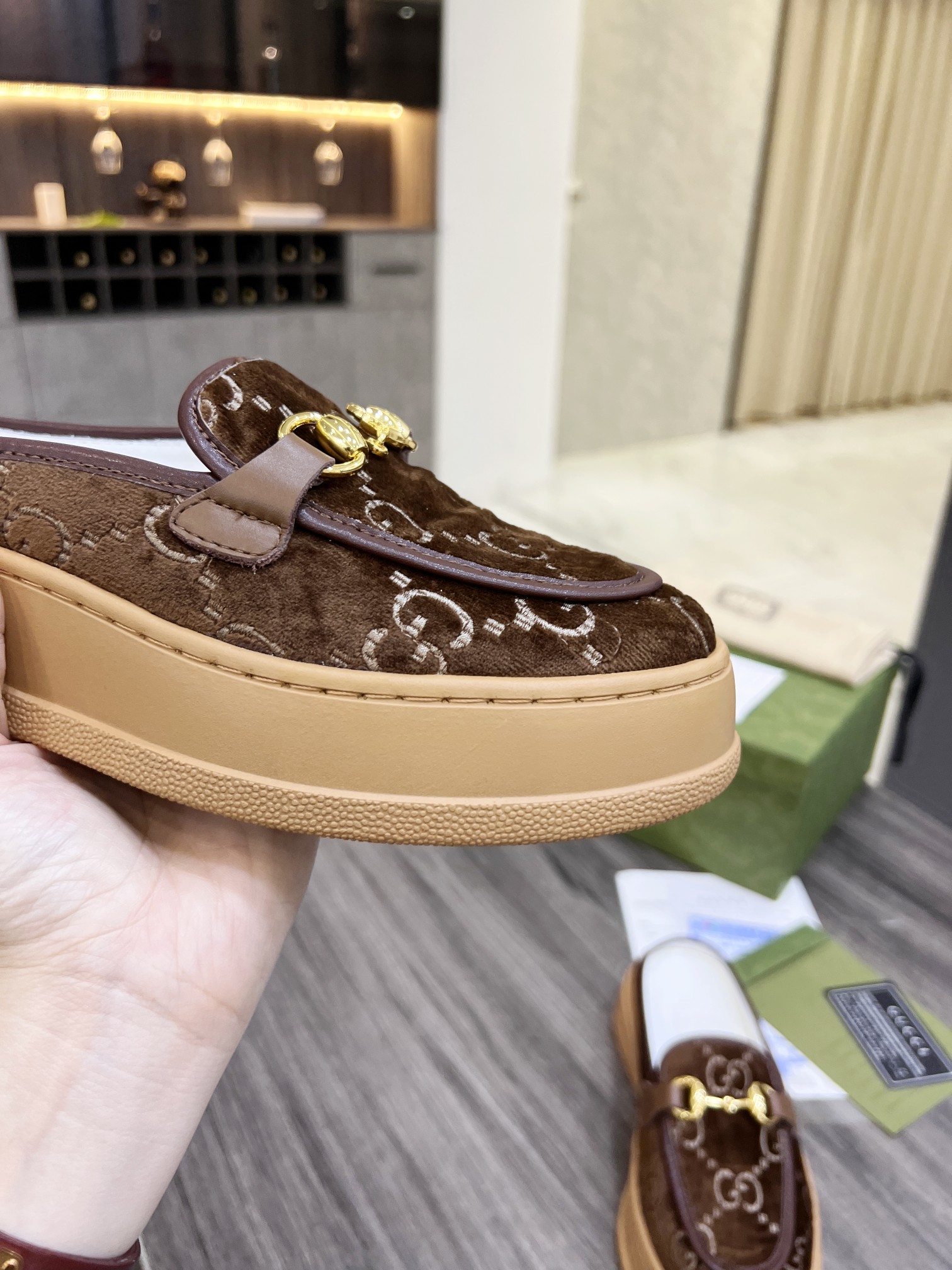 Gucci Women's WOMEN 6 - vstockx
