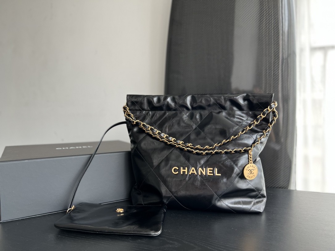 Handbag Chanel size 35cmx37cmx7 cm - vstockx