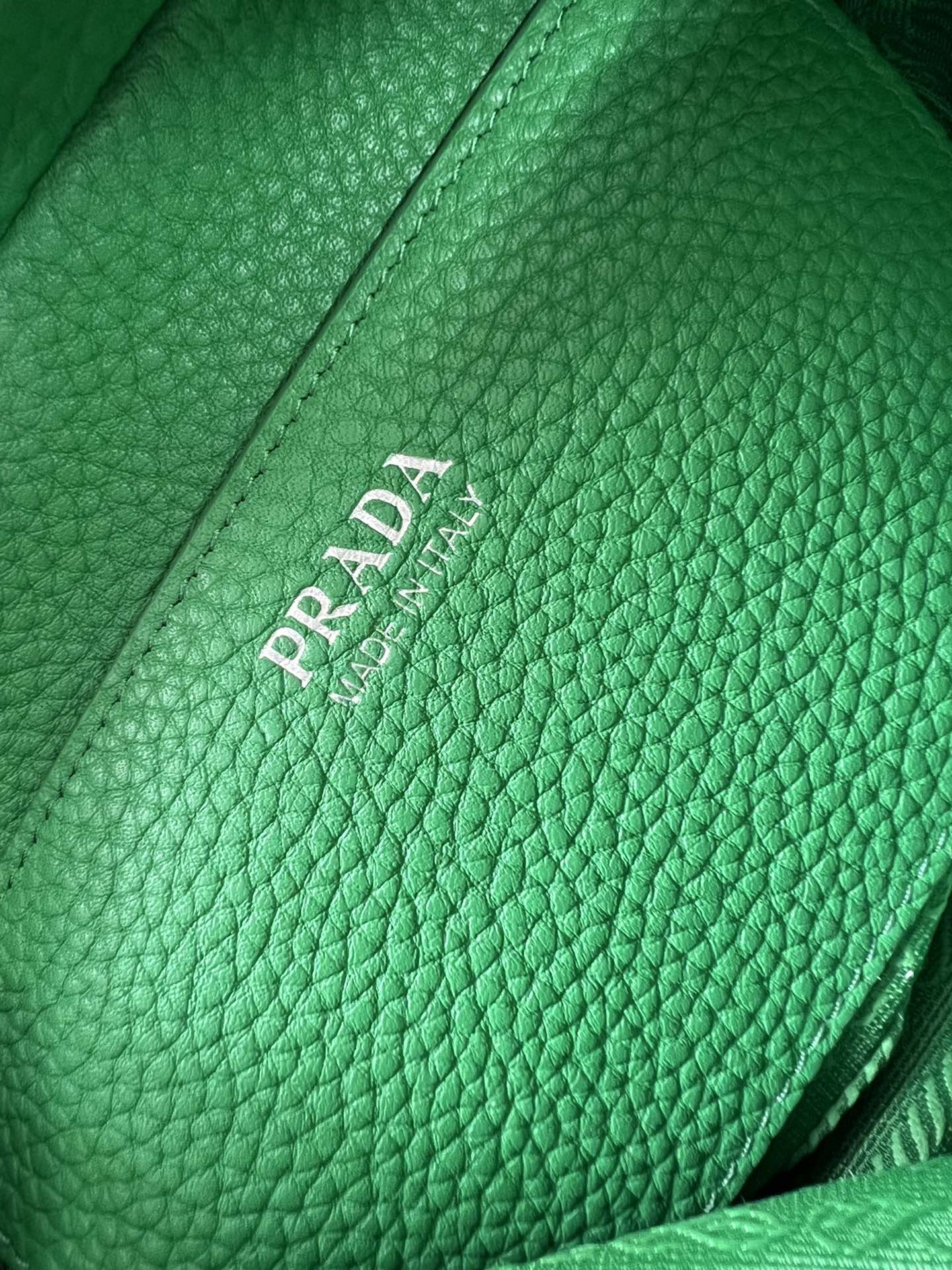 handbags prada 1BH192 19*12*6 - vstockx