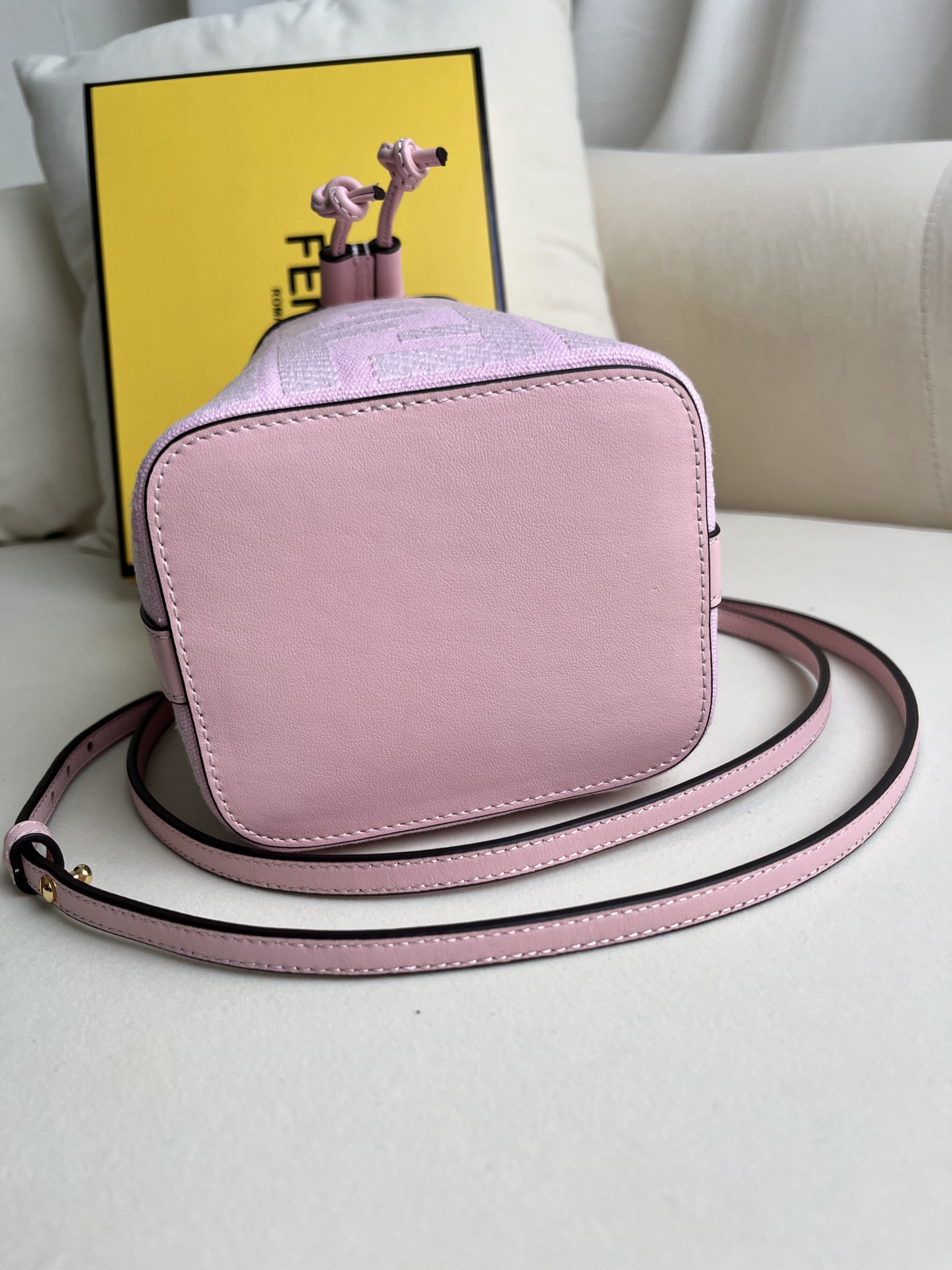 handbags FENDI 038 size:12*18*10cm - vstockx