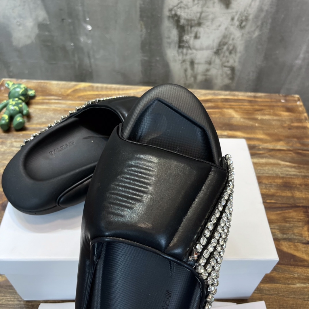 Balmain Quilted leather B-IT mules 7 - vstockx