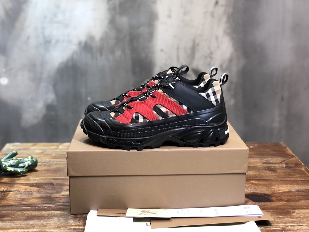 Burberry Arthur Vintage Check Cotton Nubuck Black Red Archive Beige - vstockx