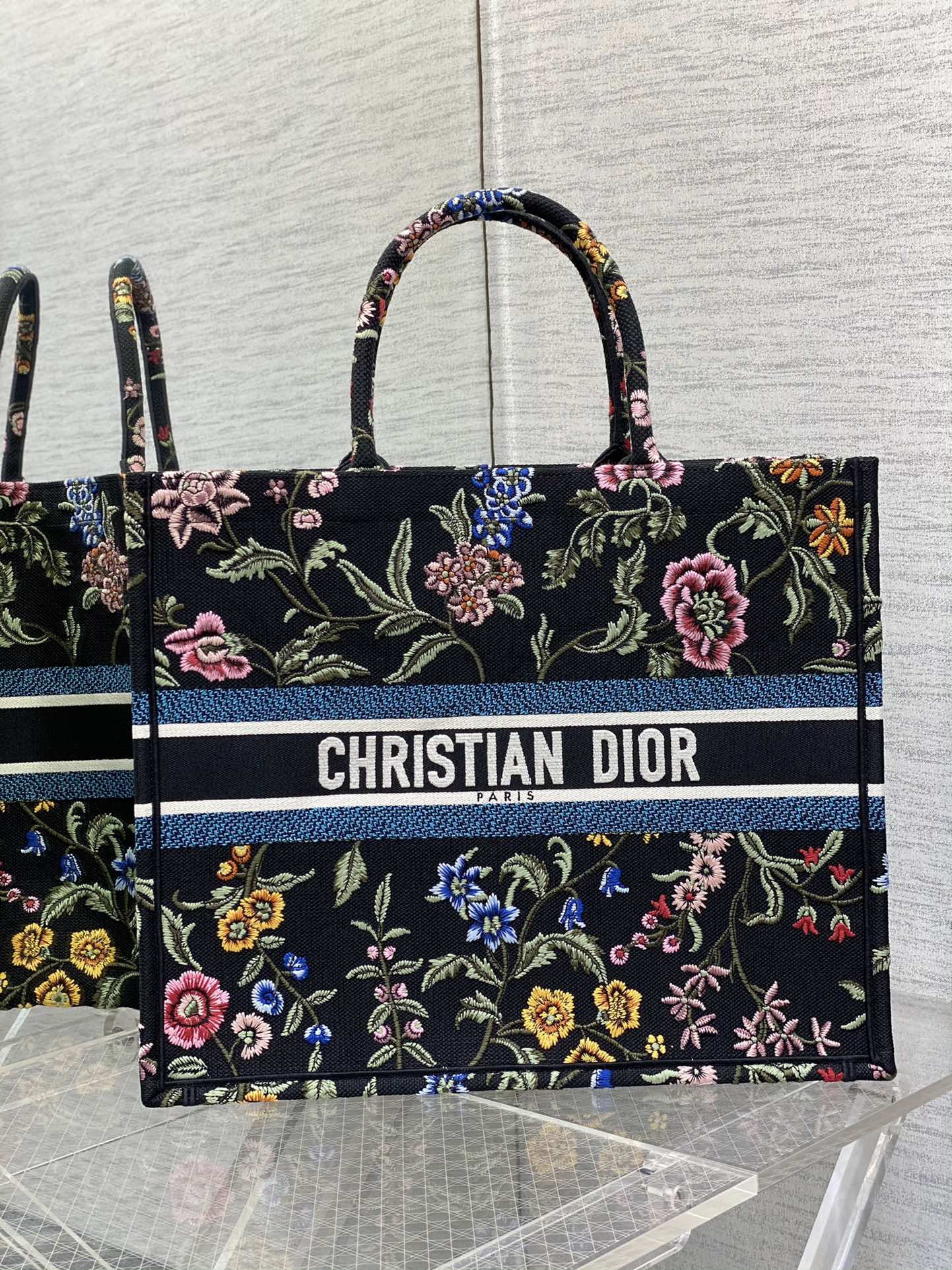 Handbag Dior 8001 size 42*18*35 cm - vstockx