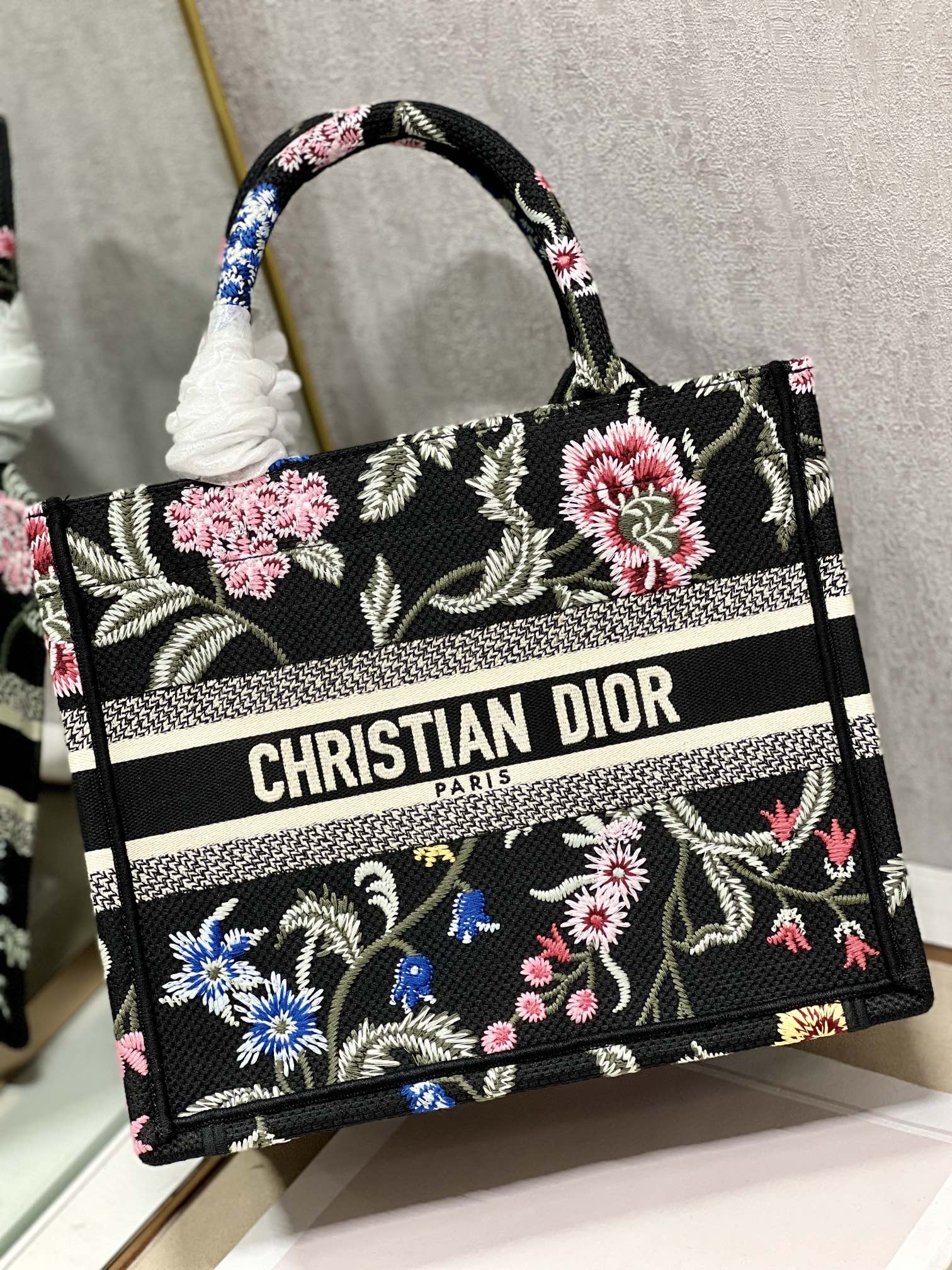 Handbag Dior 1265 size 26.5  21  14 cm - vstockx