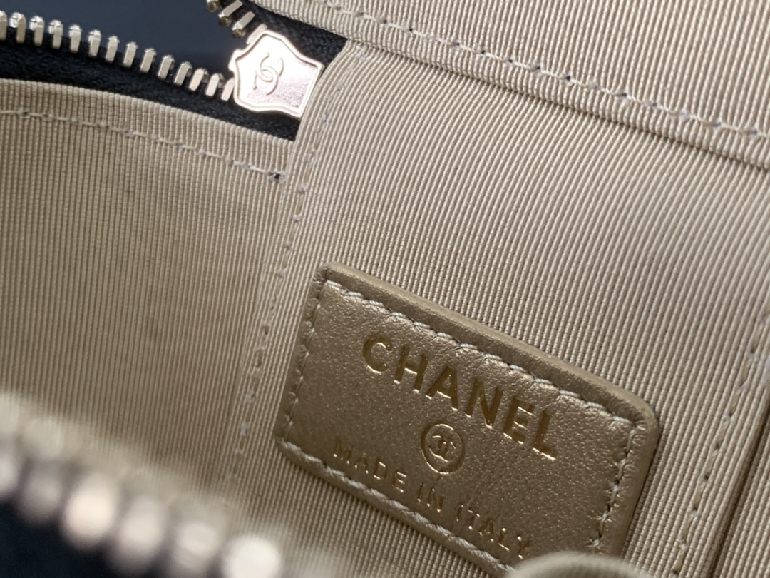 Handbag Chanel size 8.5cmx11cmx7 cm - vstockx