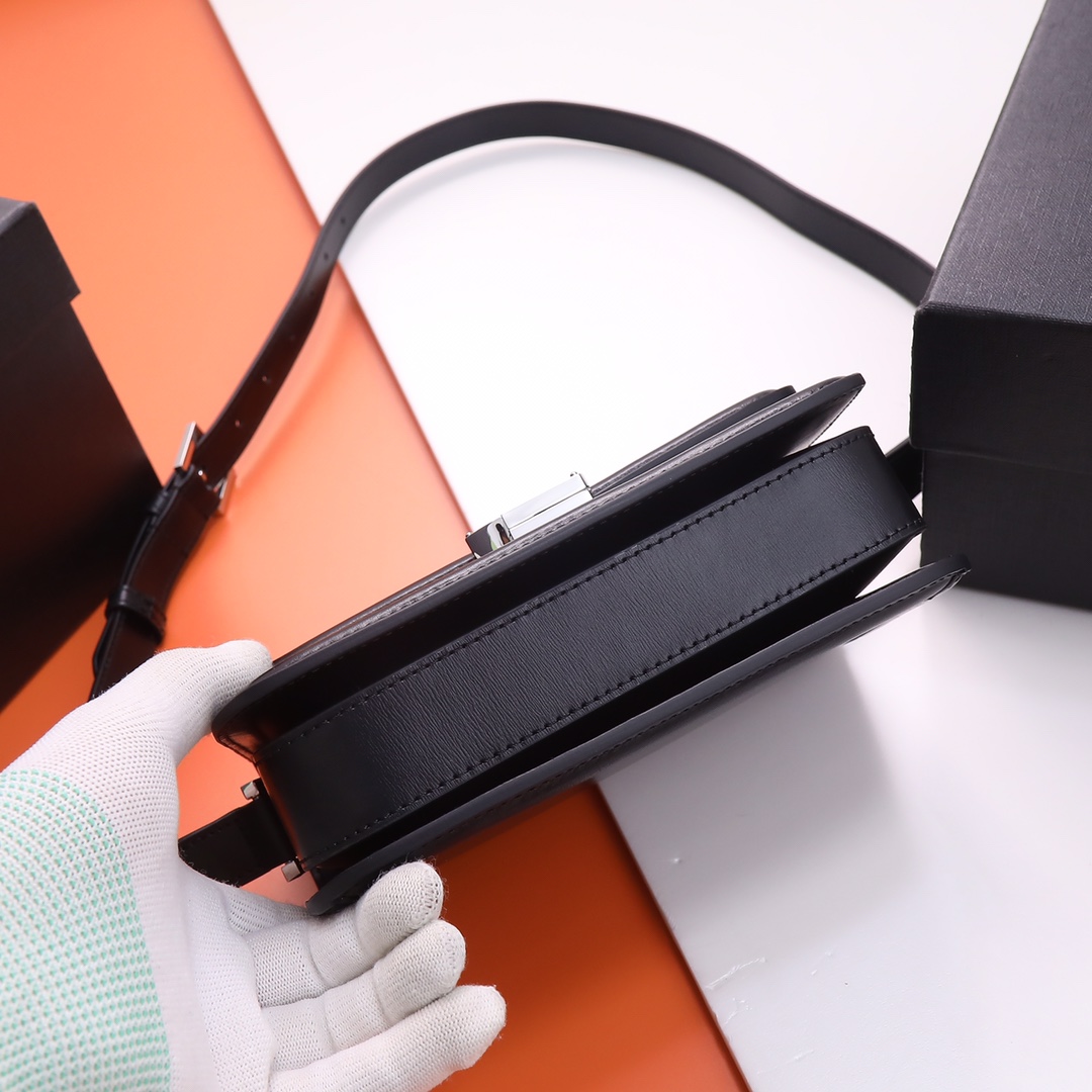 Handbags SAINT LAURENT 634306 size 19x13x5 cm - vstockx