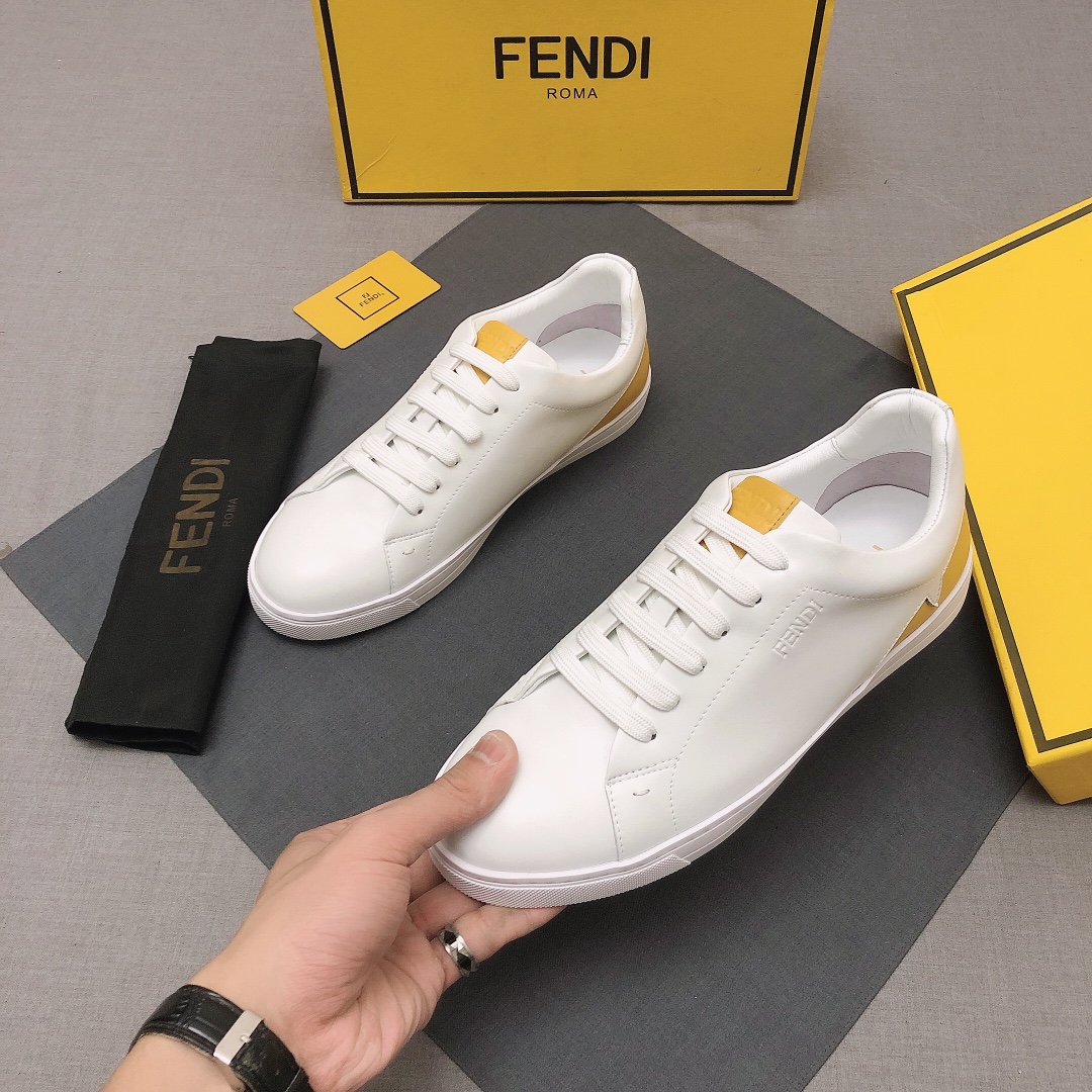 Fendi Low Top Sneakers 21 - vstockx