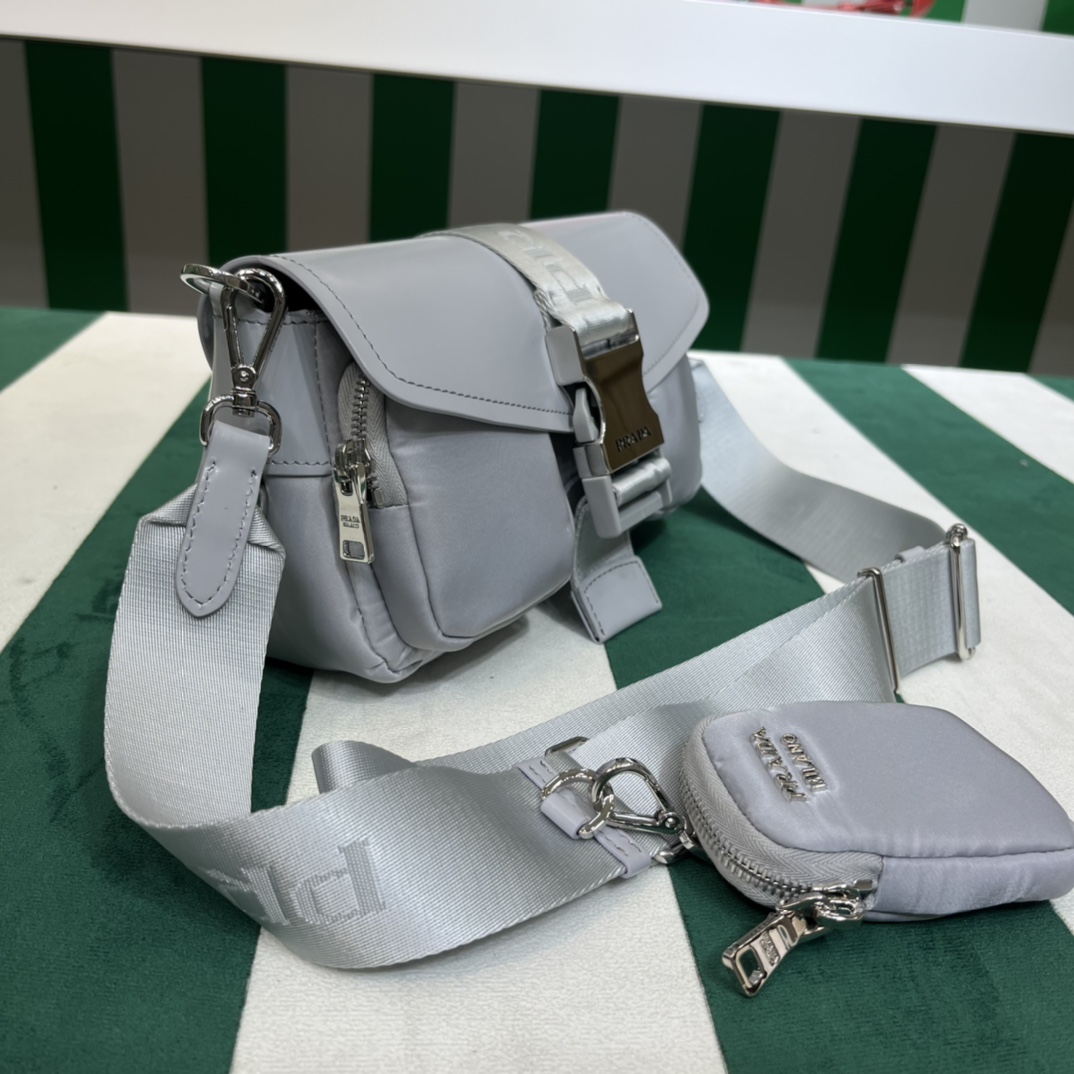 Handbags Prada 1BD295 size:22*7.5*14 cm - vstockx