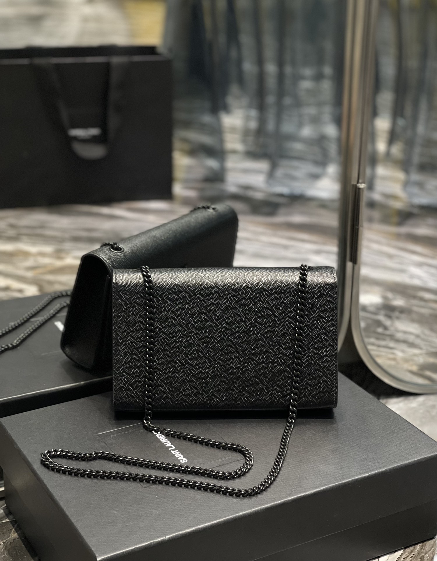 Handbags SAINT LAURENT 364021 size 24x14.5x5 cm - vstockx