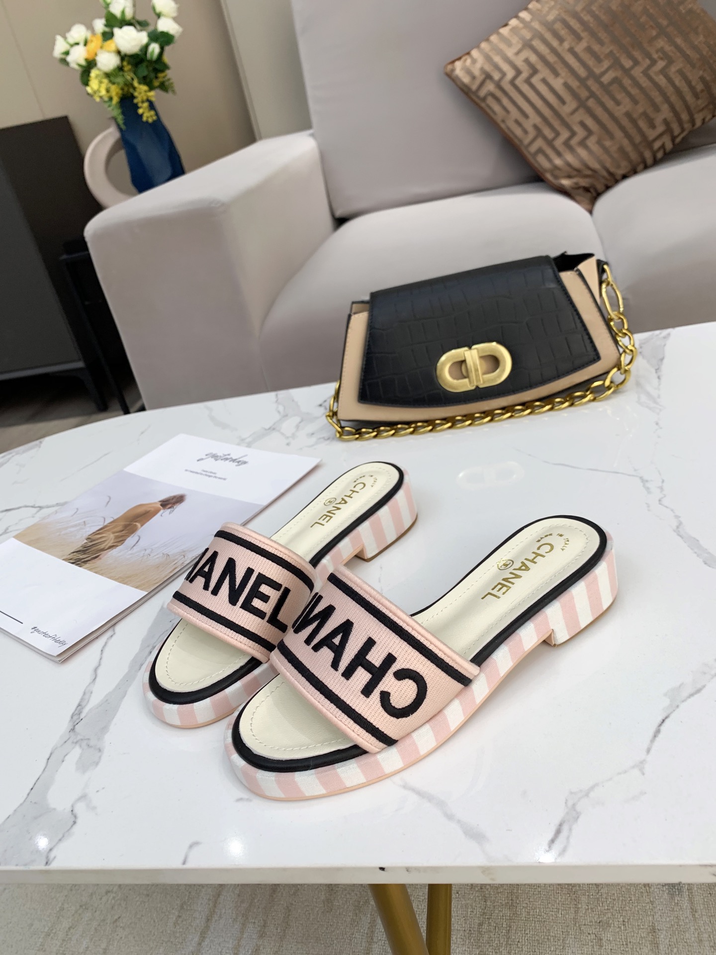 Chanel Slides 16 - vstockx