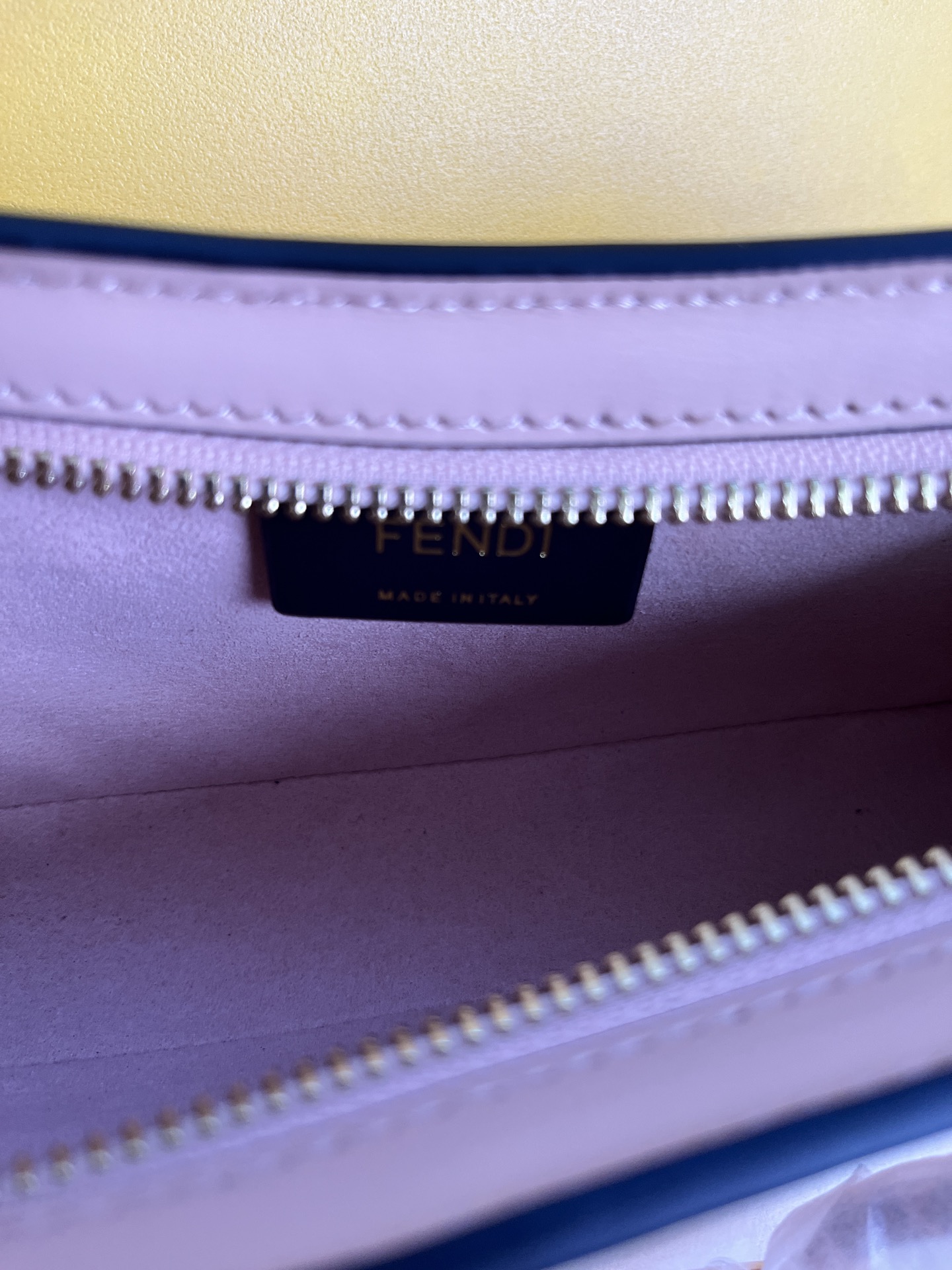 handbags FENDI 225 size:32*11*5cm - vstockx