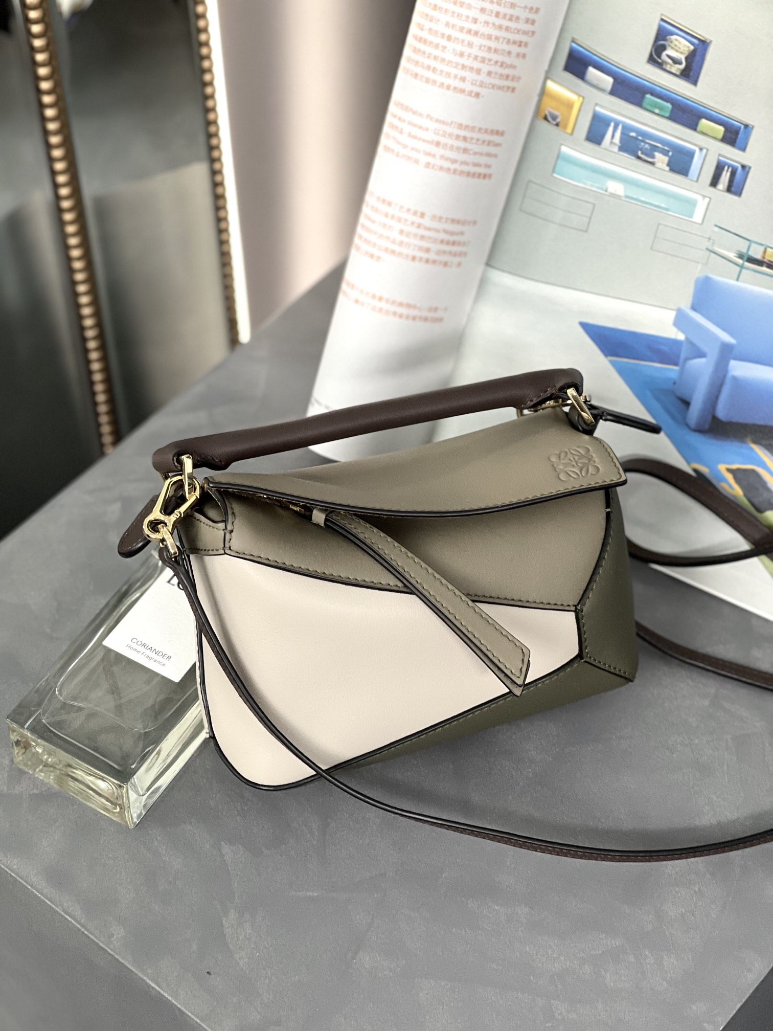 Handbags LOEWE    size:18-8-12.5 cm - vstockx