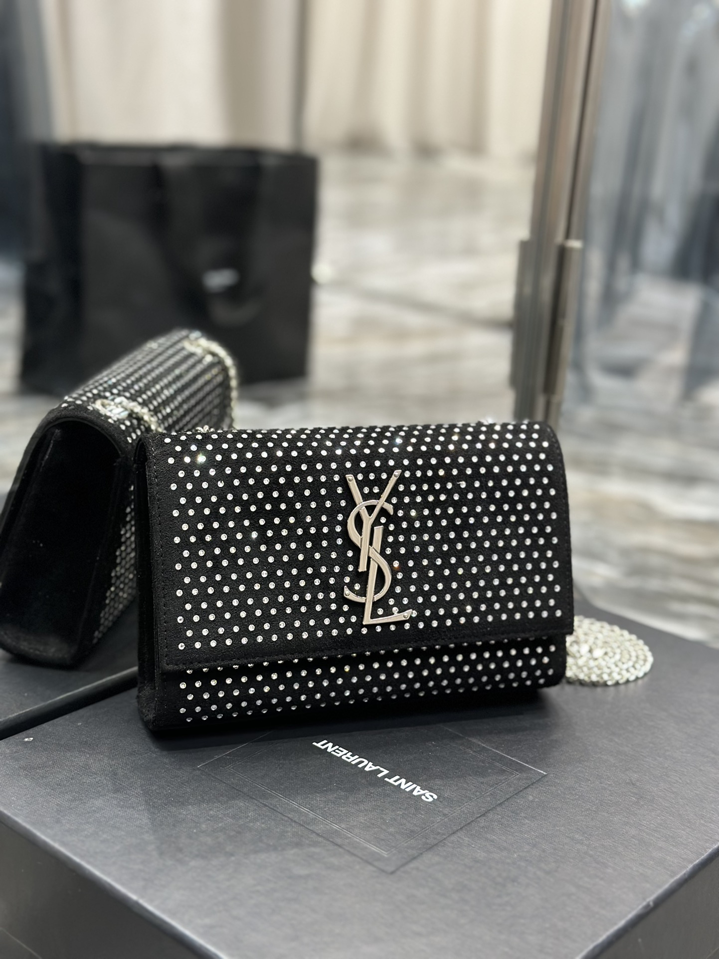 Handbags SAINT LAURENT 469390 size 20x13.5x5.5 cm - vstockx