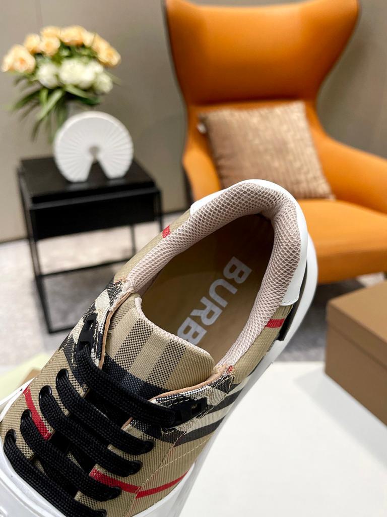 Burberry Regis Archive Beige White - vstockx