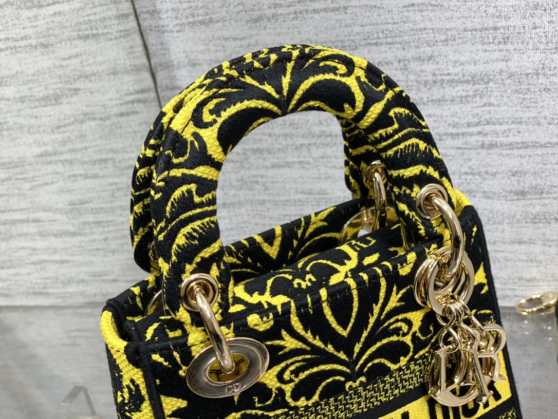 Handbag Dior size 17*7*15 cm - vstockx