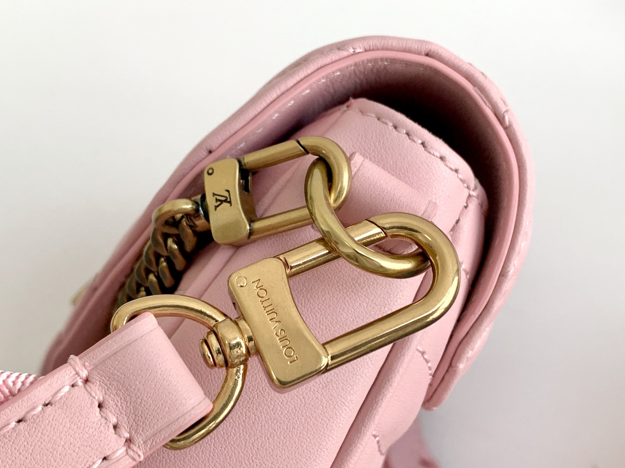 Handbag Louis Vuitton M56468 size 19/14/5 cm - vstockx