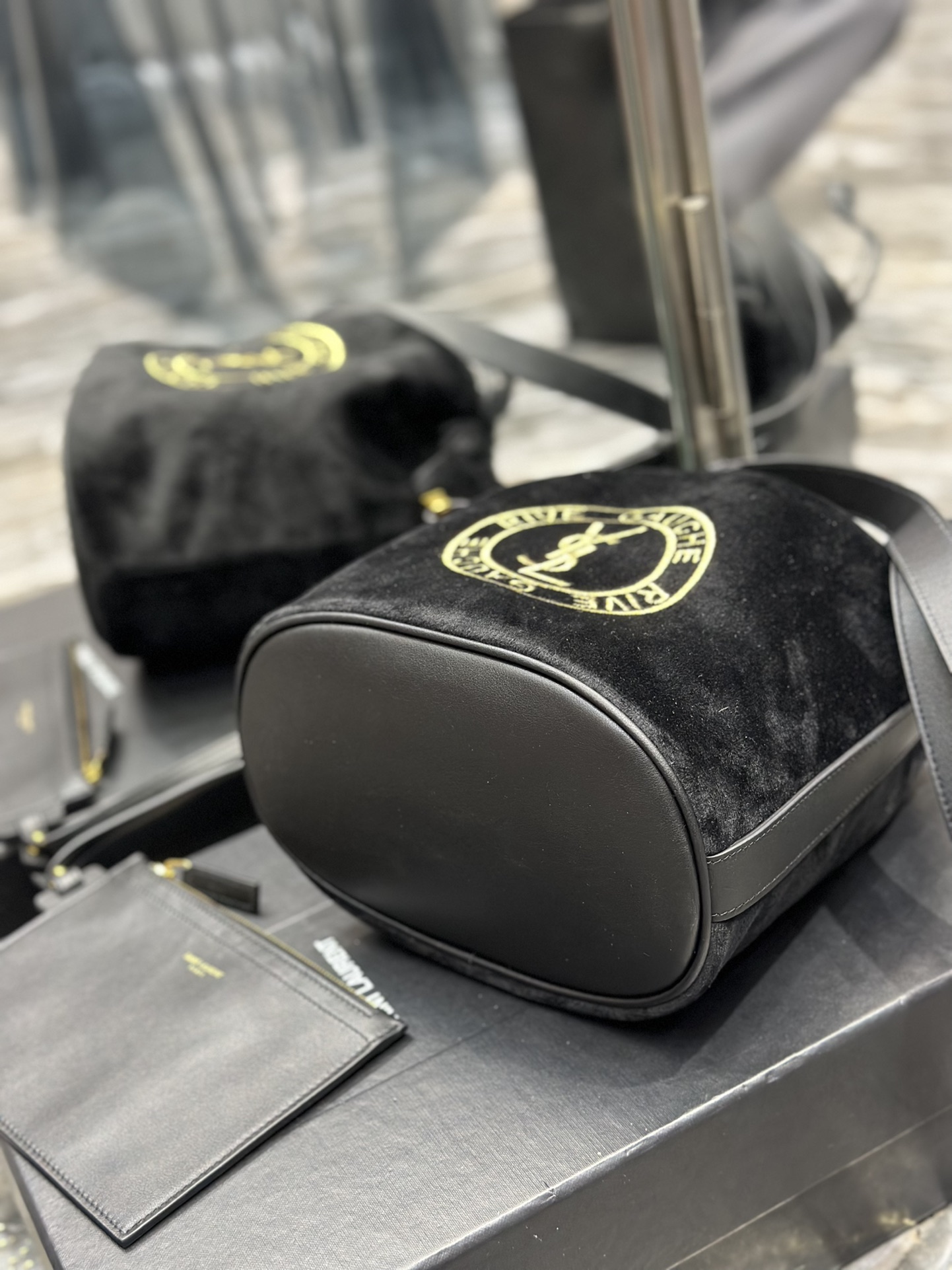 Handbags SAINT LAURENT 710261 size 21  23  14 cm - vstockx