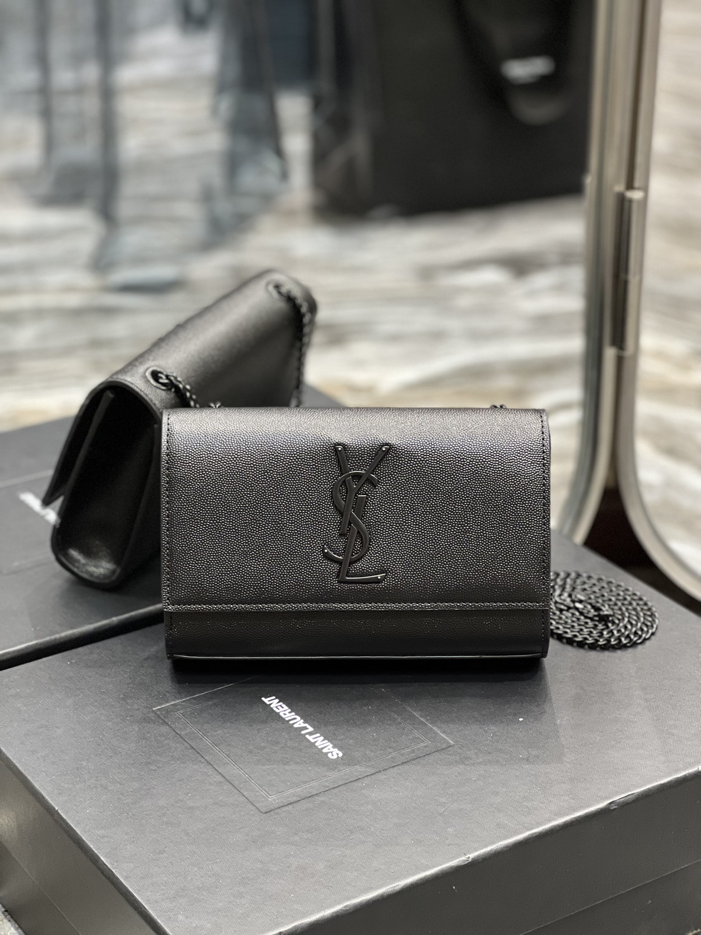 Handbags SAINT LAURENT 469390 size 20x13.5x5.5 cm - vstockx